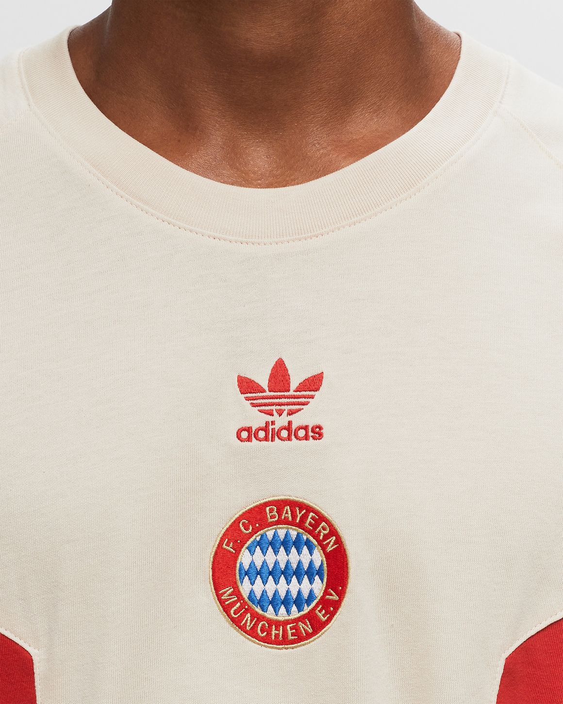 関税込【adidas】FC Bayern Munchen OG フーディ s6966_fc_bayern_m_nchen_adidas
