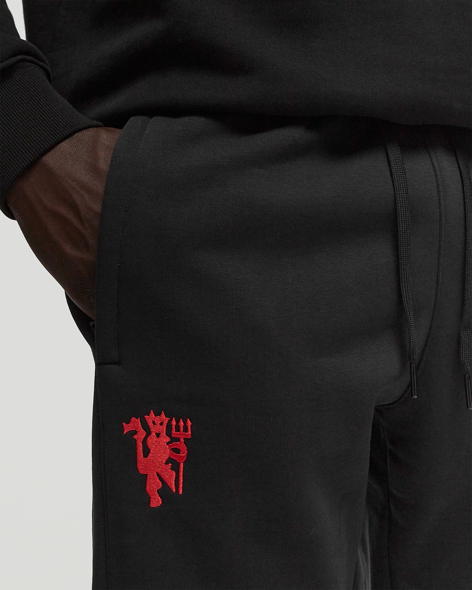 MANCHESTER UNITED ORIGINALS PANTS