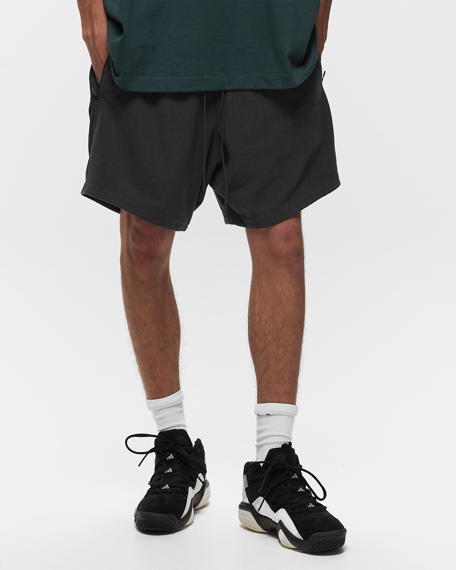BASKETBALL SHORTS