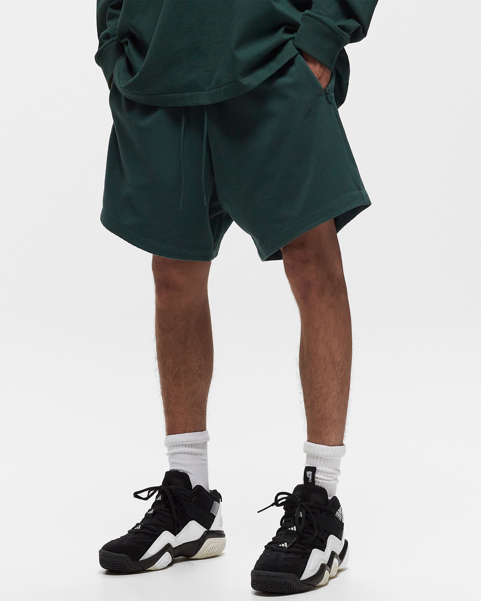 BASKETBALL SHORTS