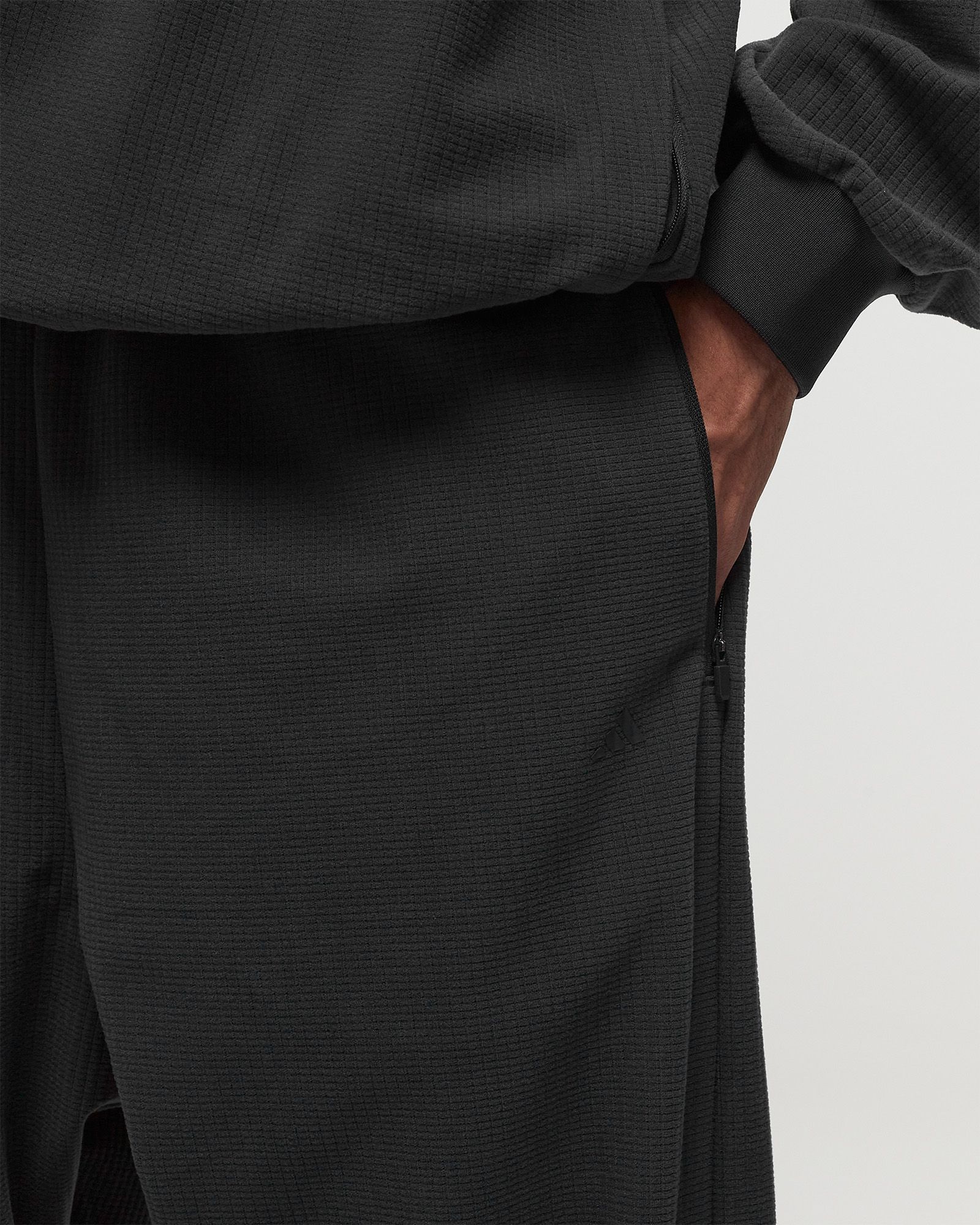 BASKETBALL TRACK PANTS