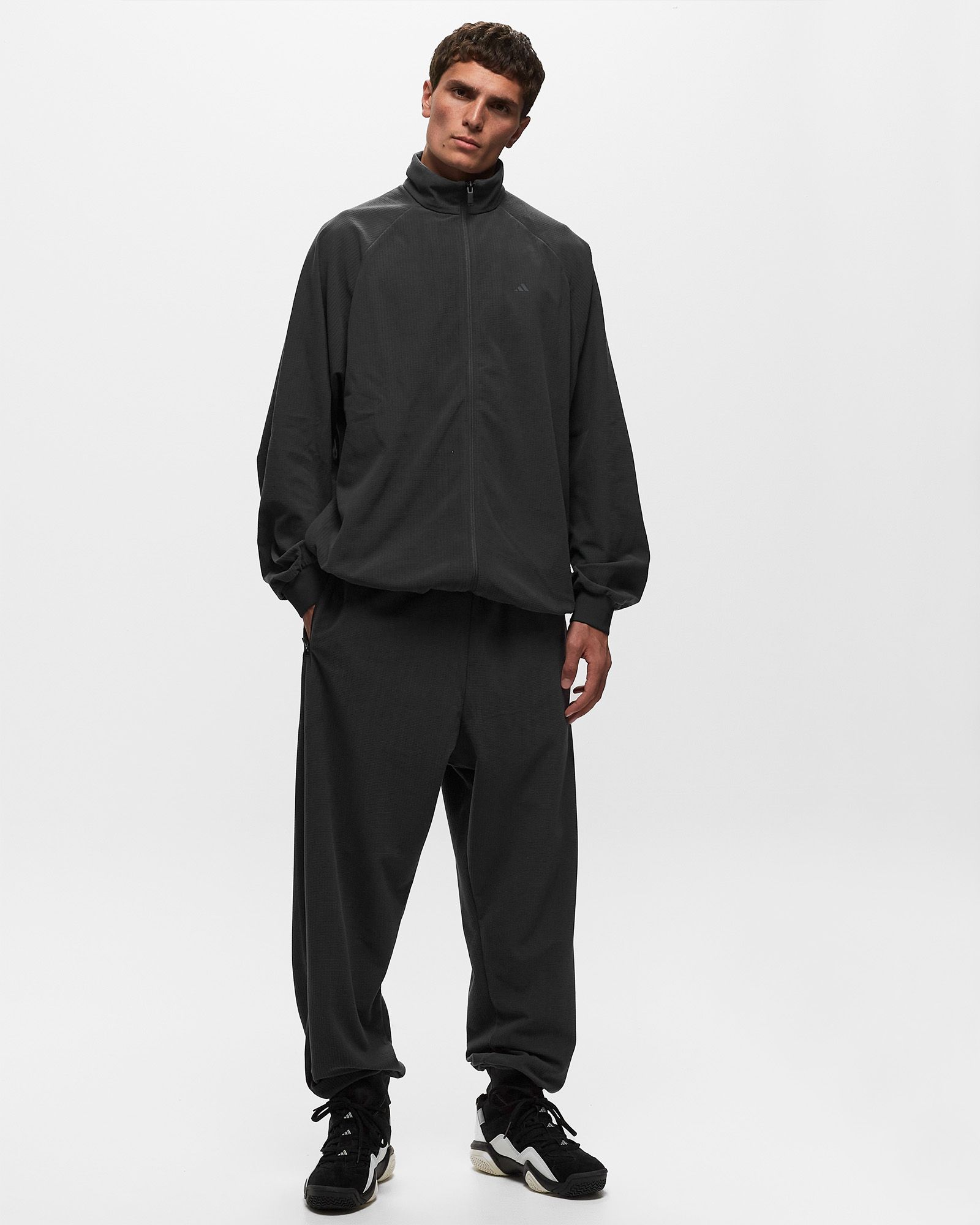 BASKETBALL TRACK PANTS