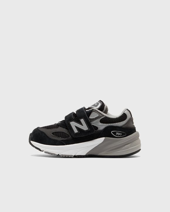 990