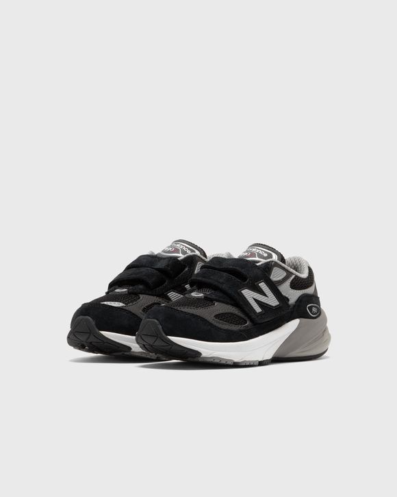 990