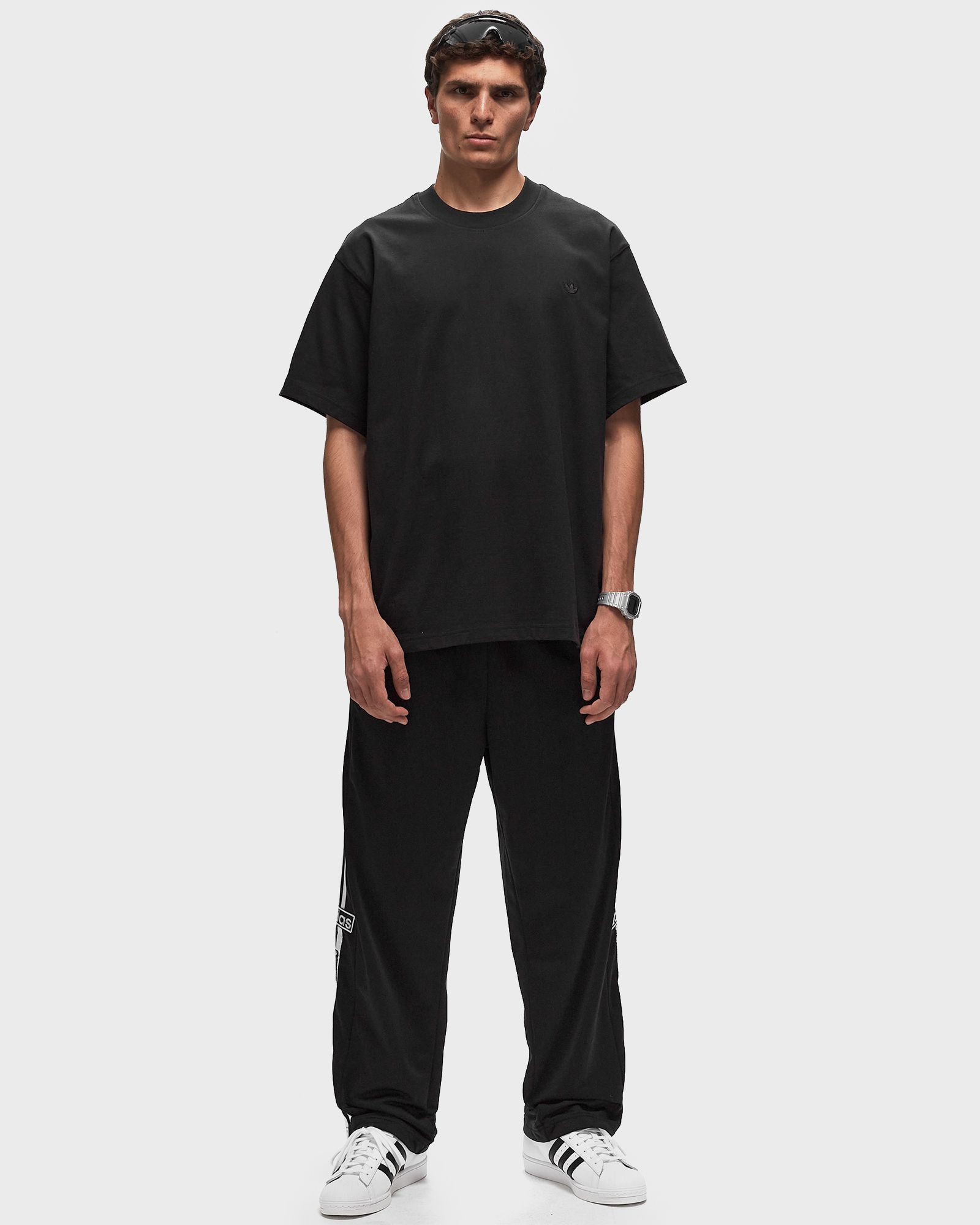 PREMIUM ESSENTIALS TEE