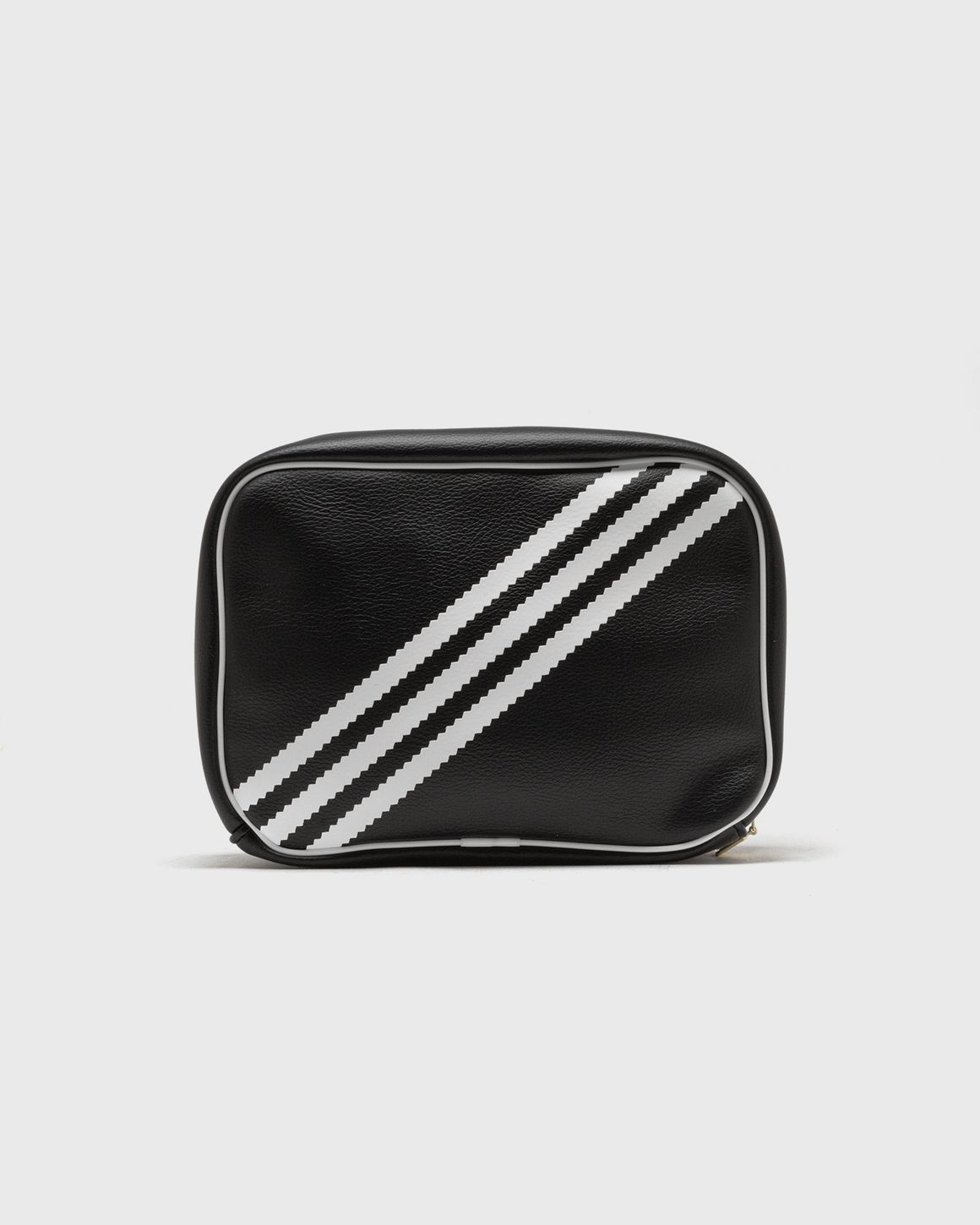 バッグ・カバンその他 adidas cosmetic bag black IZ1759 Adidas AC COSMETIC BAG Black | BSTN Store