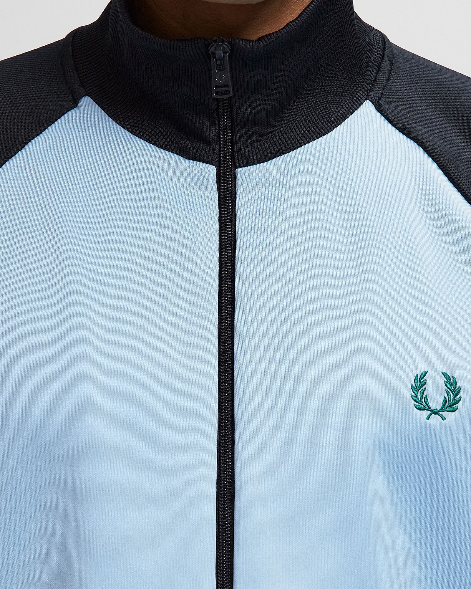 CONTRAST SLEEVE TRACK JACKET