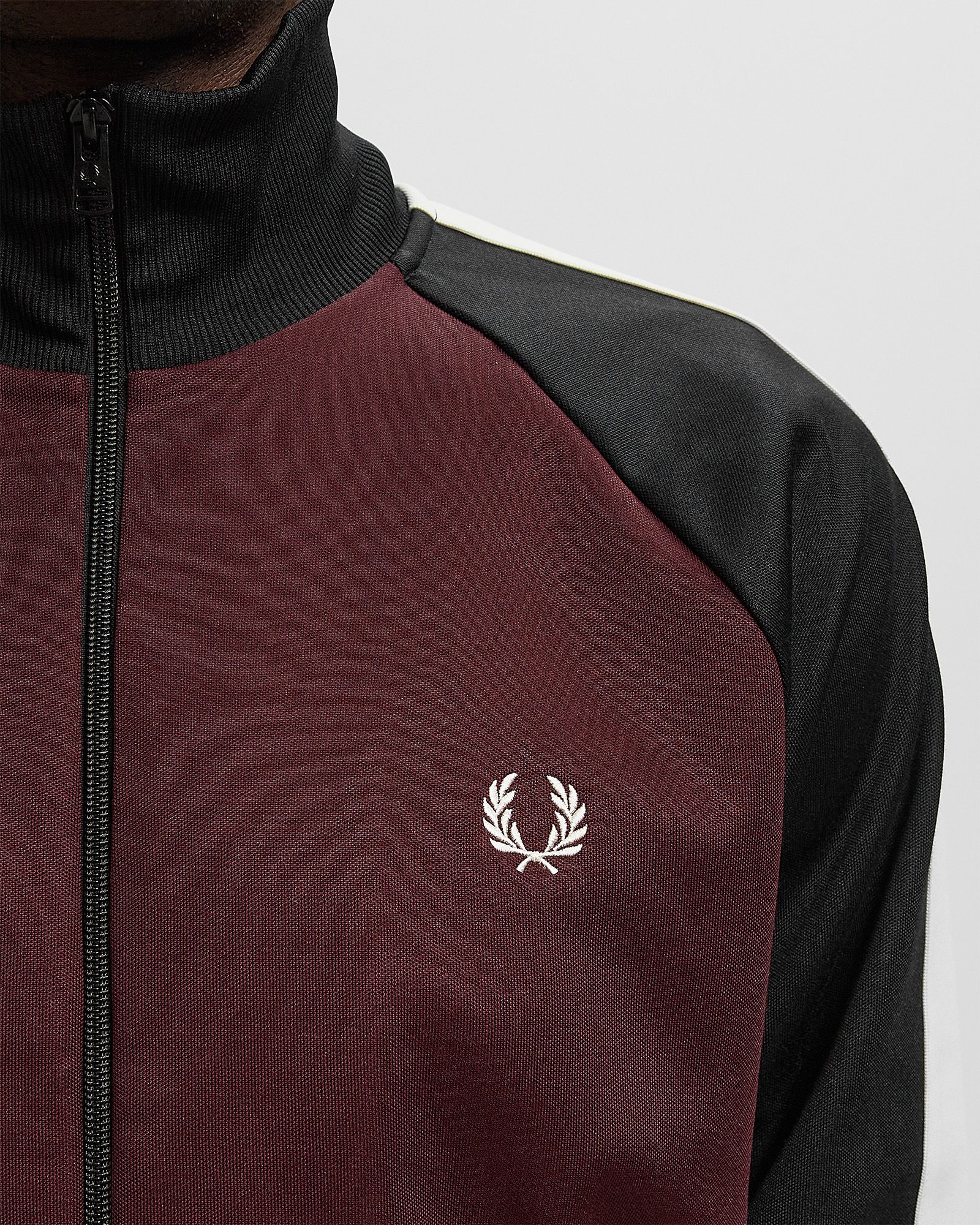 CONTRAST SLEEVE TRACK JACKET