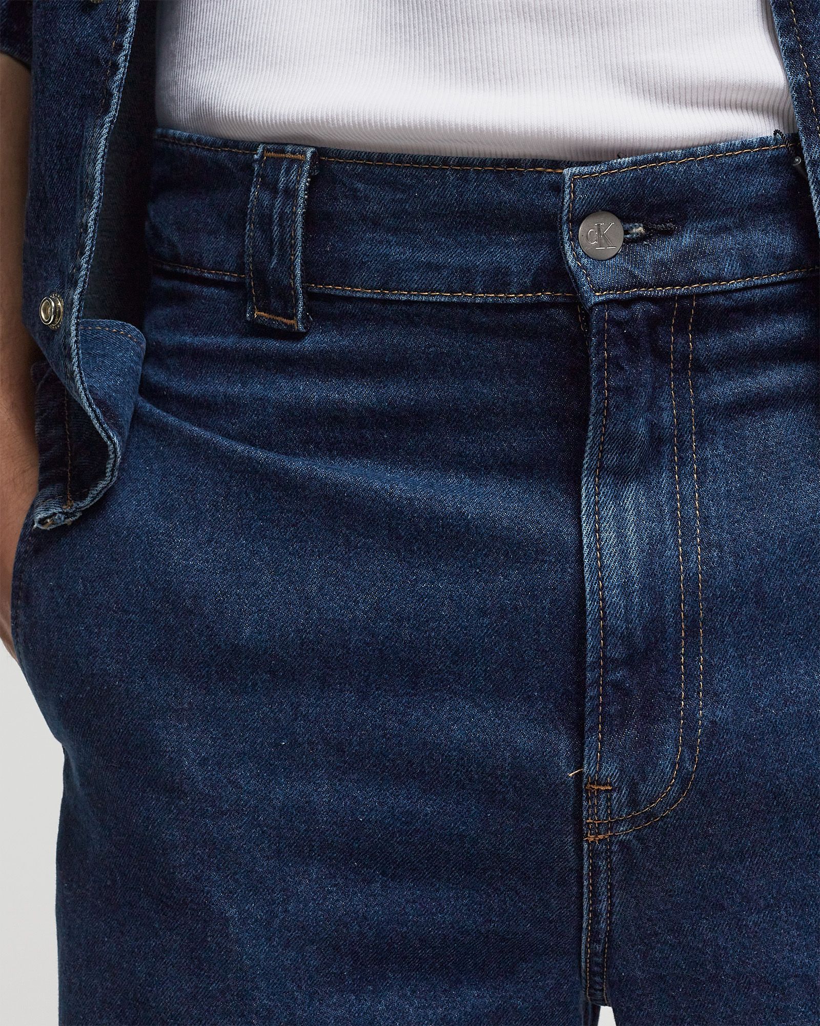 CLEAN PRESSED TROUSERS