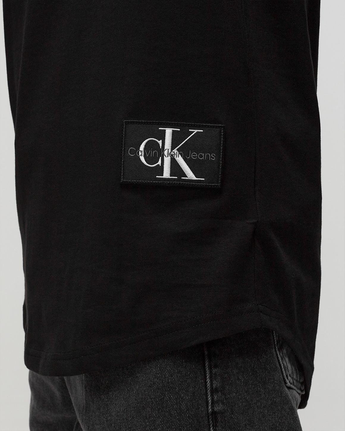 Calvin Klein Jeans MONOLOGO BADGE TANK Black | BSTN Store Calvin Klein Jeans MONOLOGO BADGE TANK Black | BSTN Store