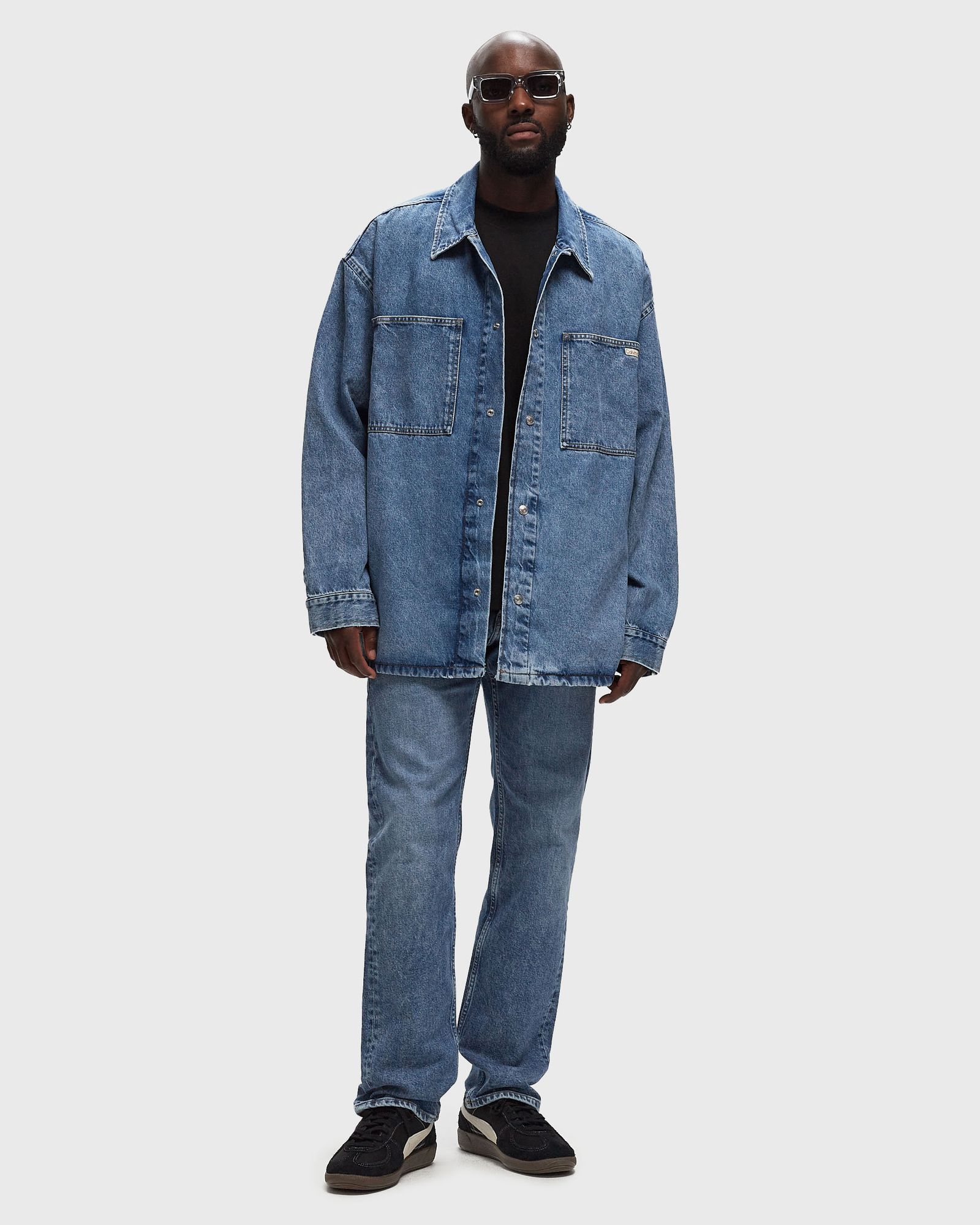 OVERSIZED LINEAR OVERSHIRT