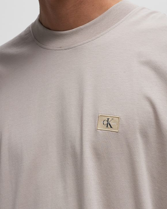WOVEN LABEL RELAXED TEE