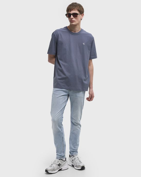 SERIF FONT GRAPHIC TEE
