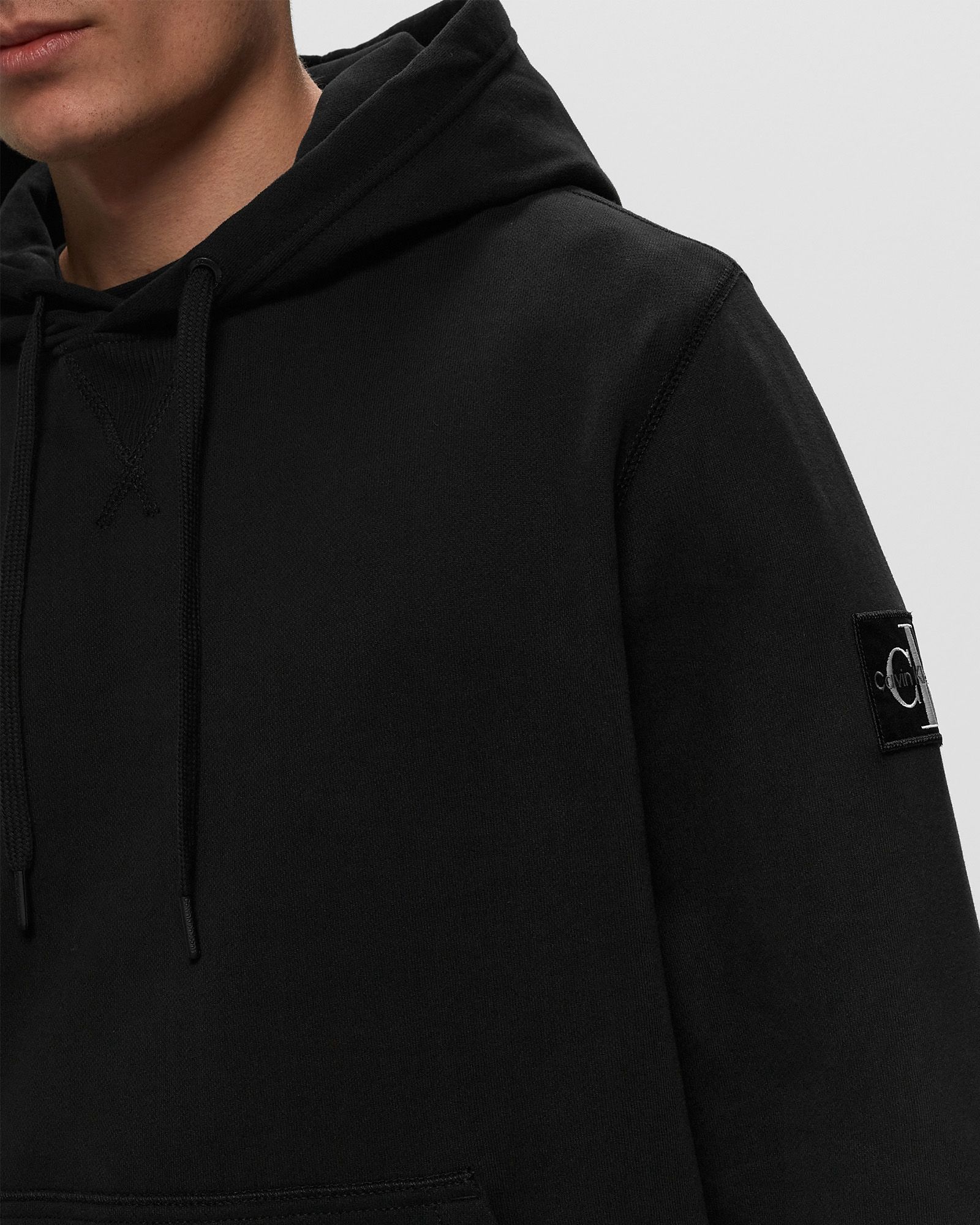 BADGE HOODIE