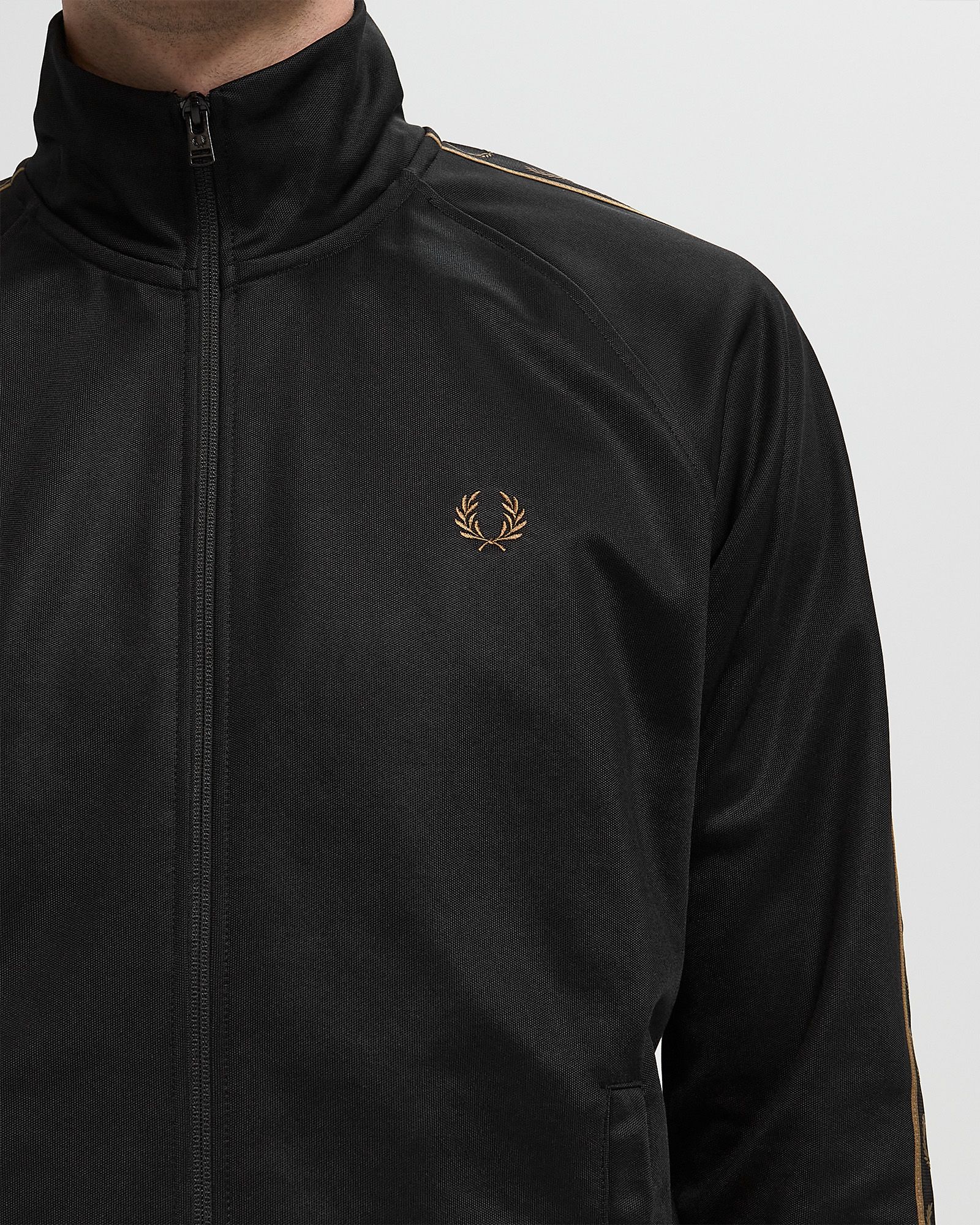 トップス Fred Perry Contrast Tape Track Jacket Fred Perry CONTRAST TAPE TRACK JACKET Black | BSTN Store