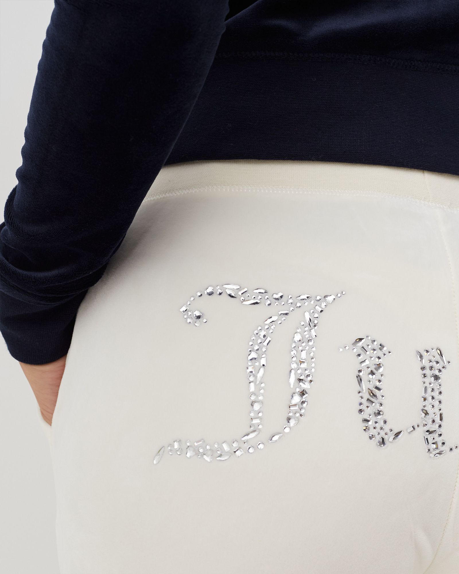 WMNS CLASSIC VELOUR TRACKPANT WITH DIAMANTE BRANDING