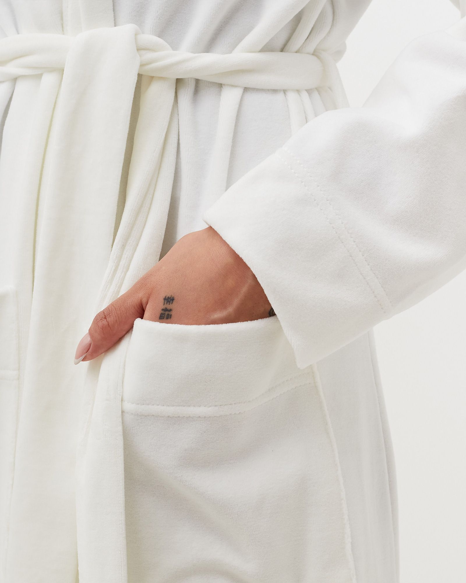 WMNS LONG BATH ROBE WITH HOOD