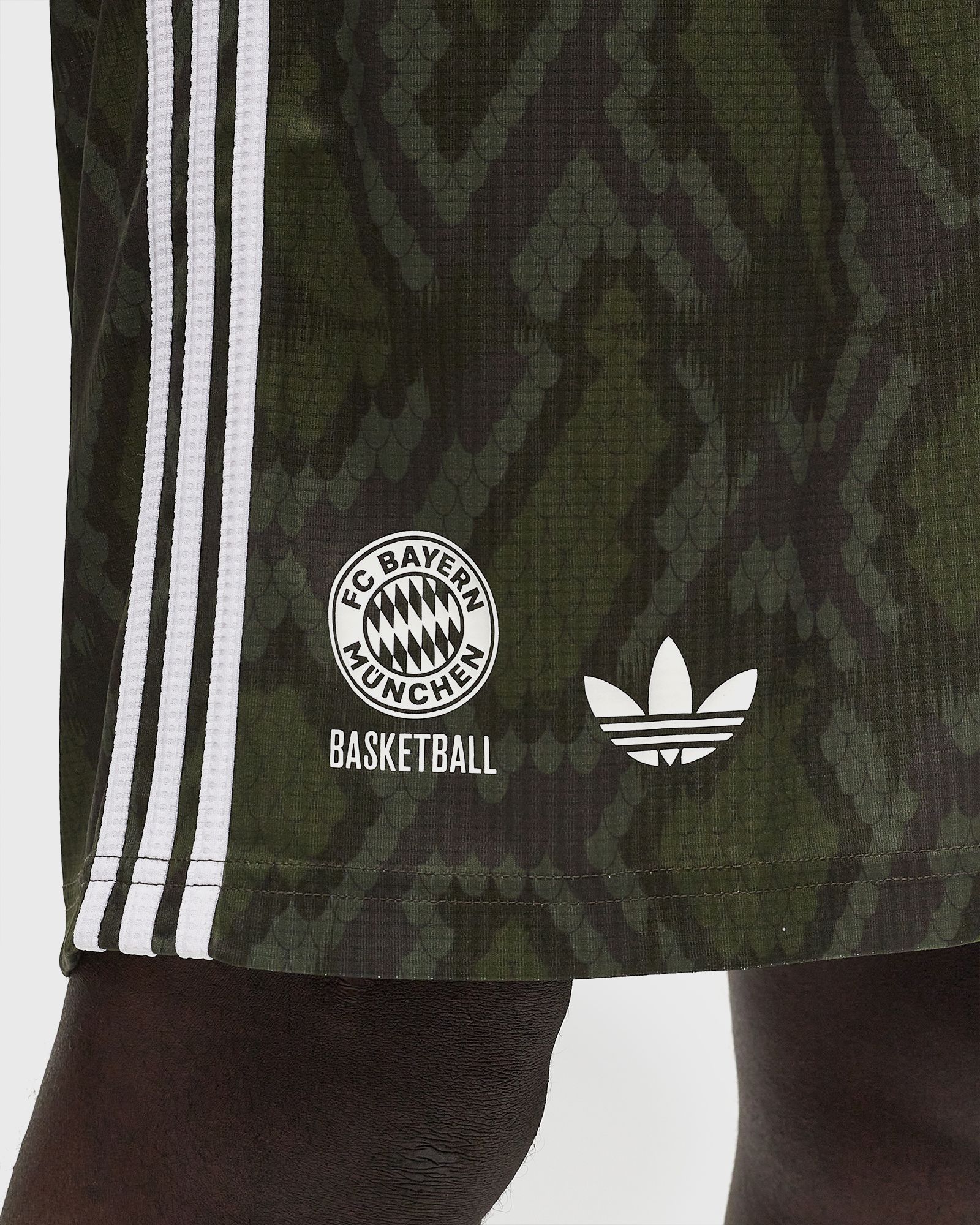 BSTN x FC BAYERN BASKETBALL Garden Short R