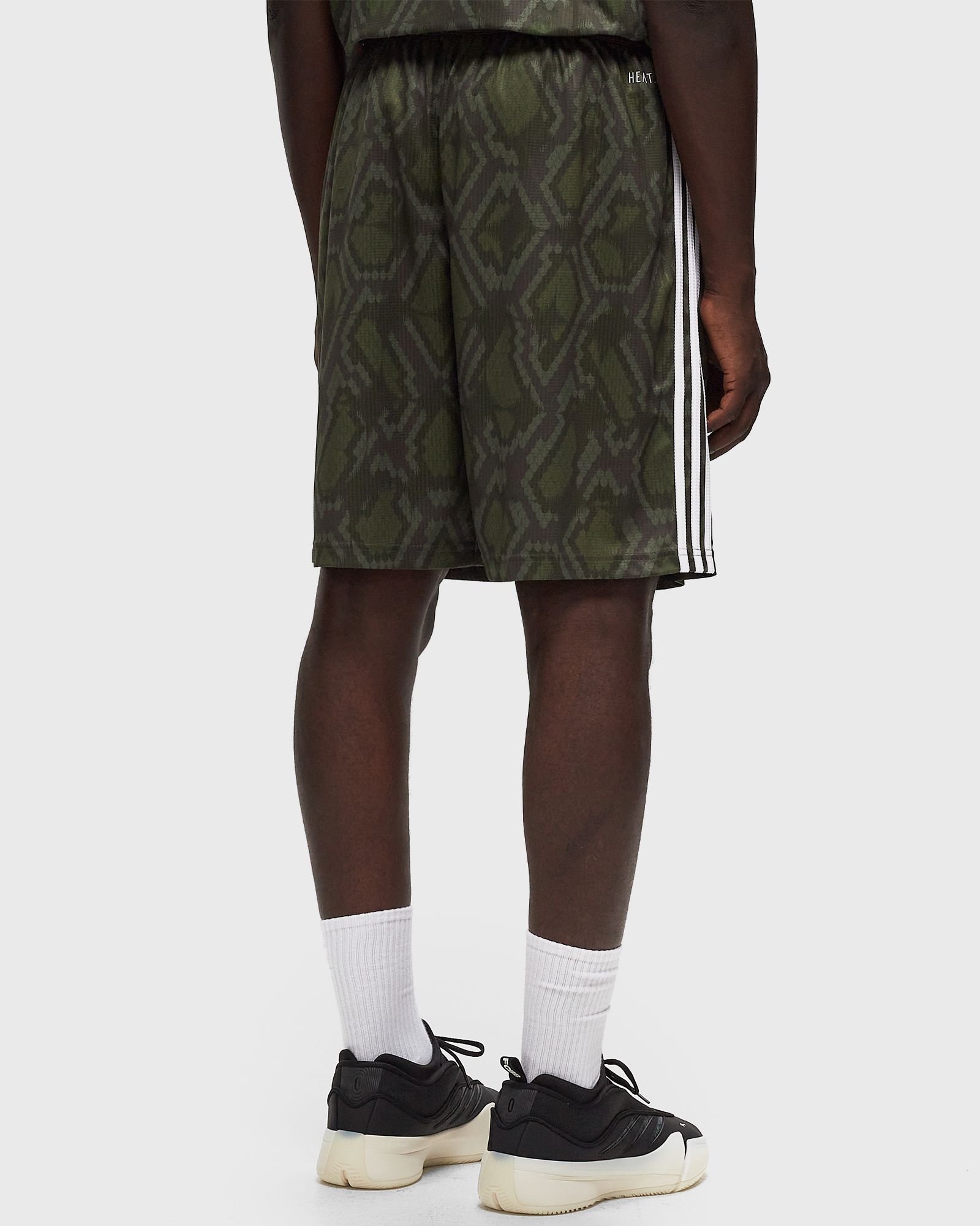 BSTN x FC BAYERN BASKETBALL Garden Short R