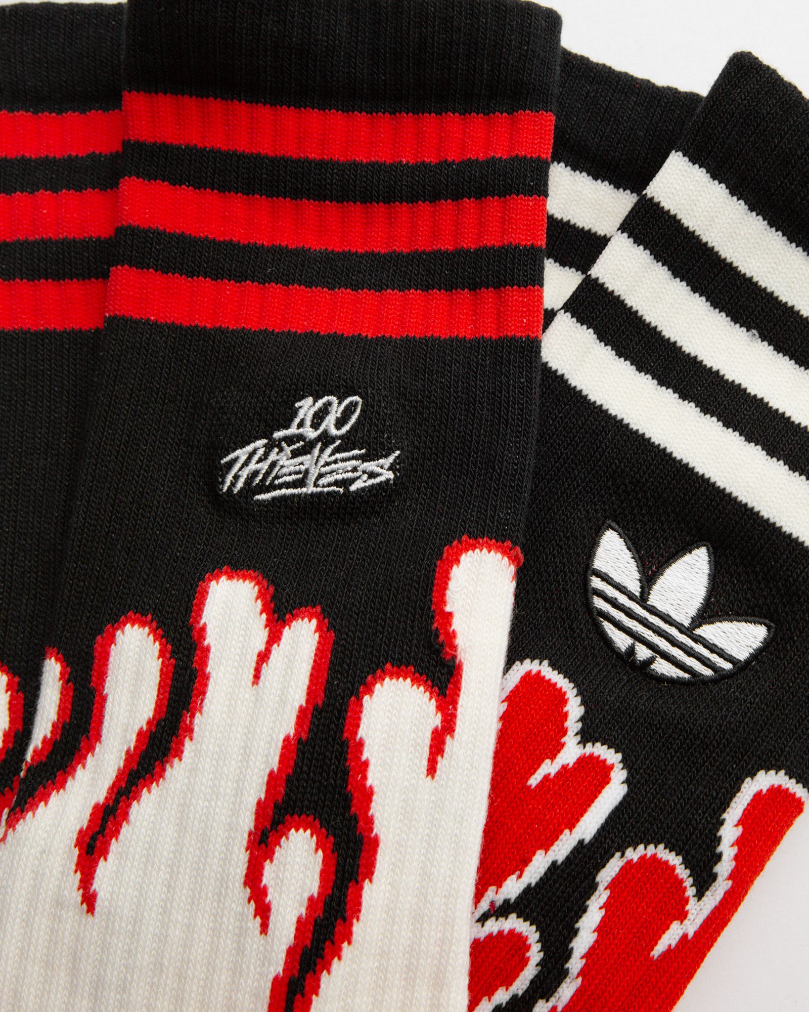 x 100 Thieves SOCKS