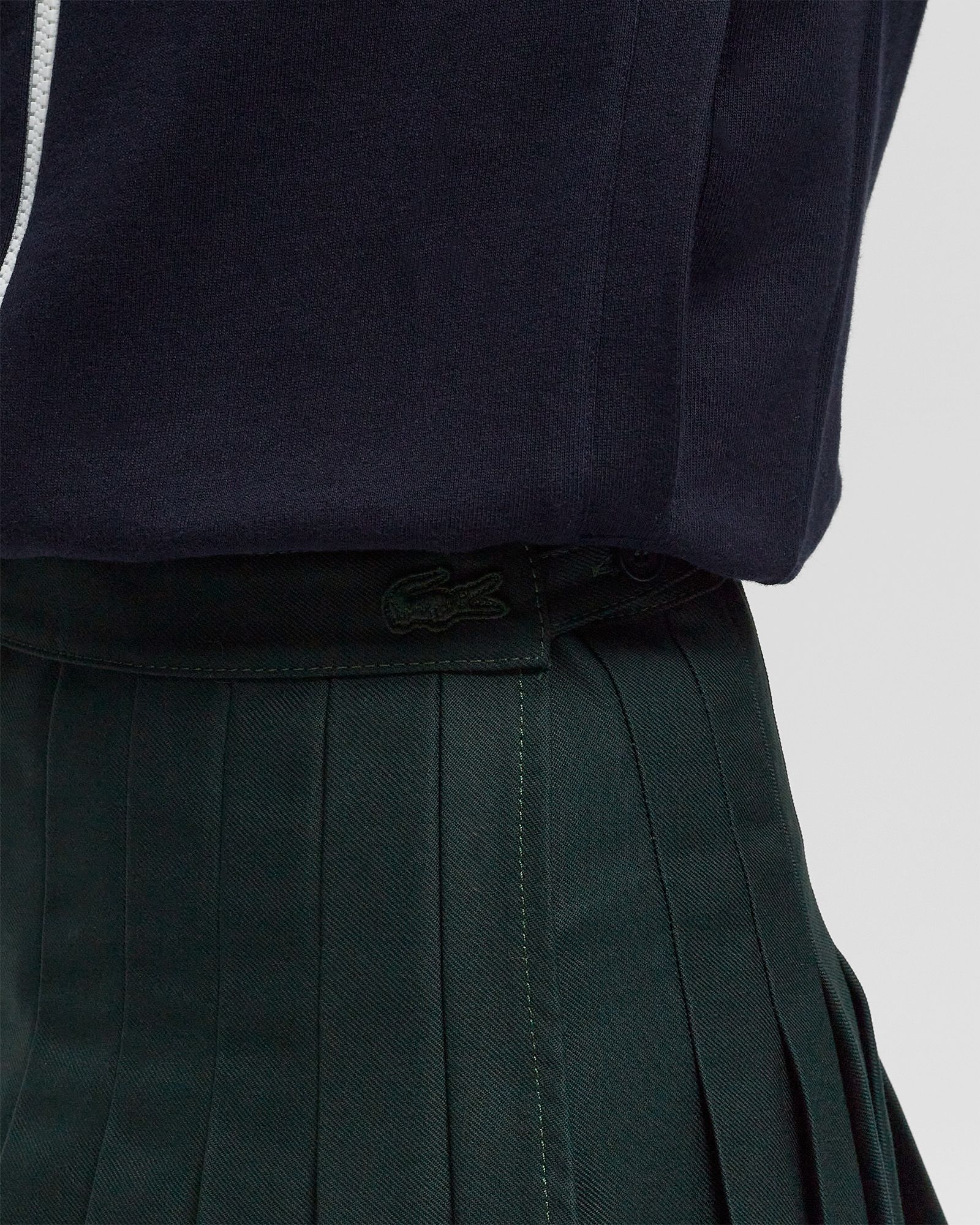 CONTRAST TOPSTICHED PLEATED SKIRT