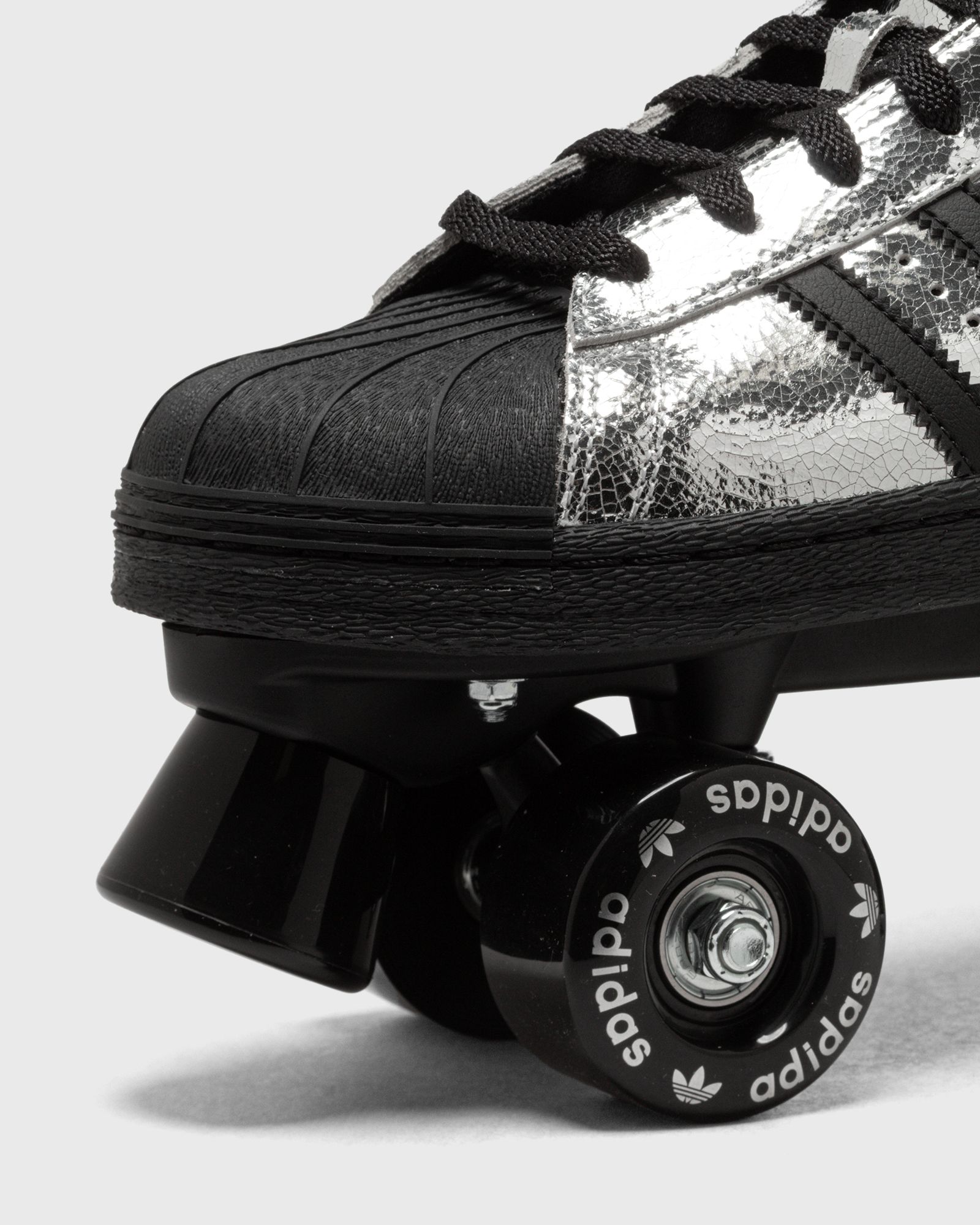 WMNS SUPERSTAR 82 SKATE