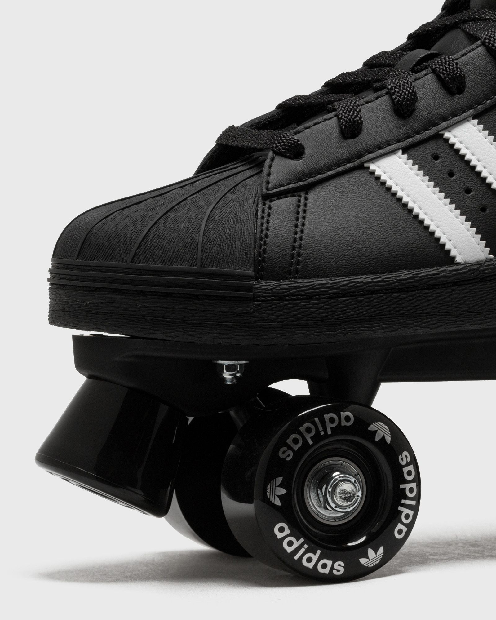 WMNS SUPERSTAR 82 SKATE