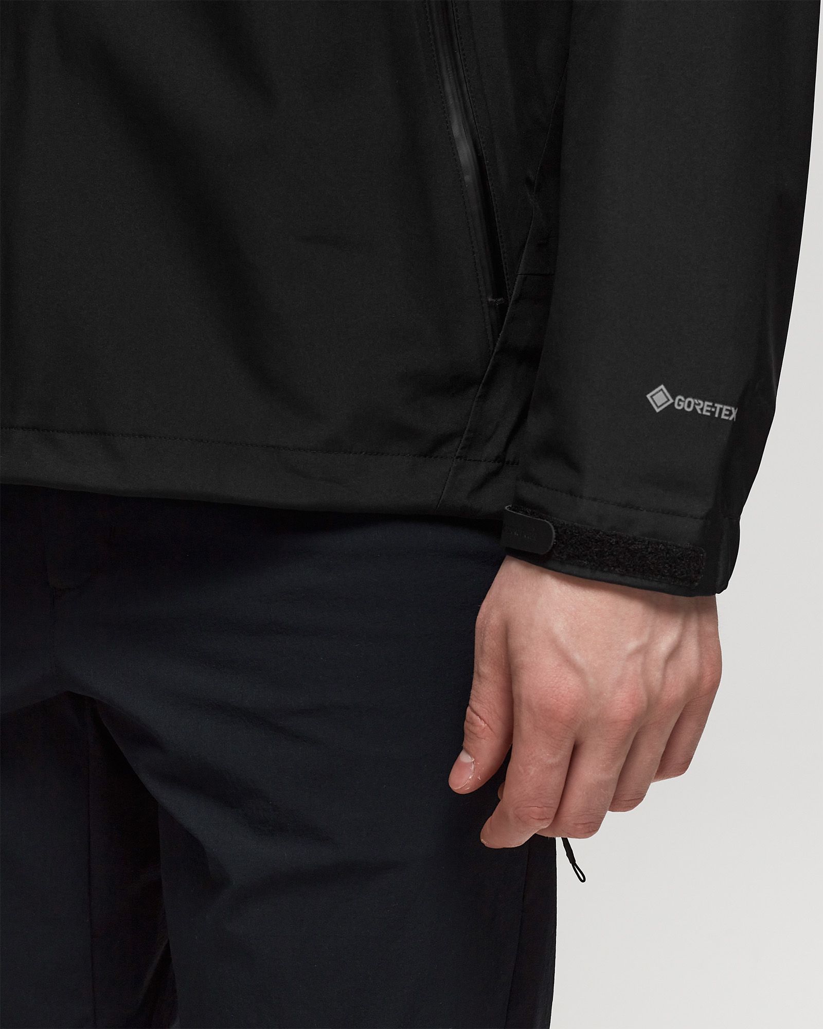 GORE-TEX RAIN JACKET