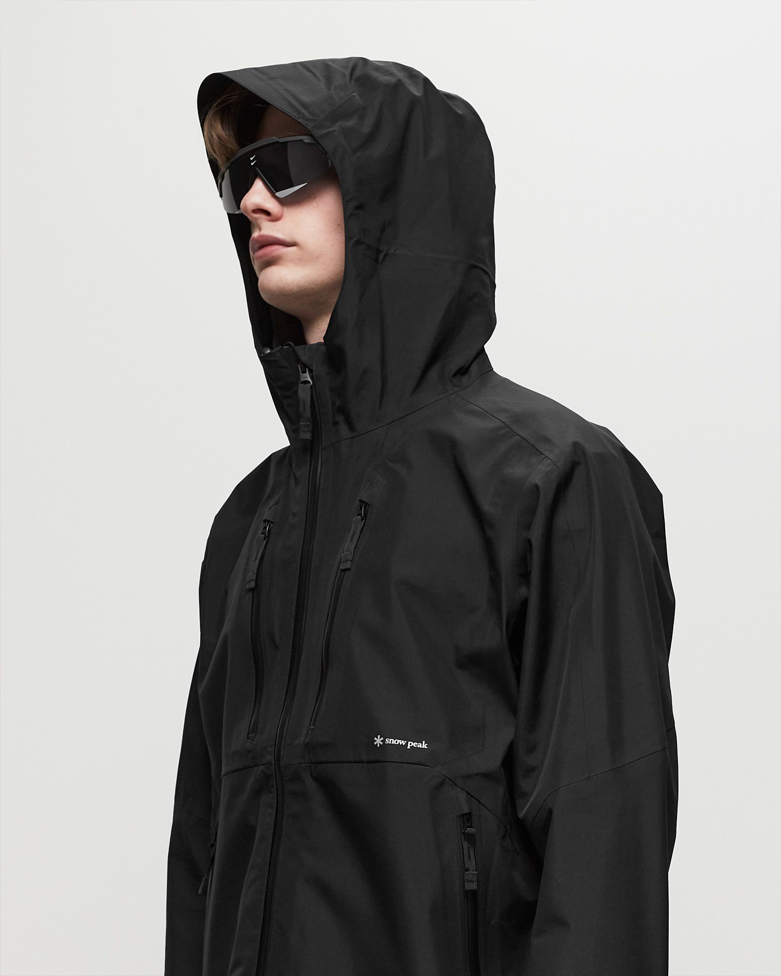 GORE-TEX RAIN JACKET