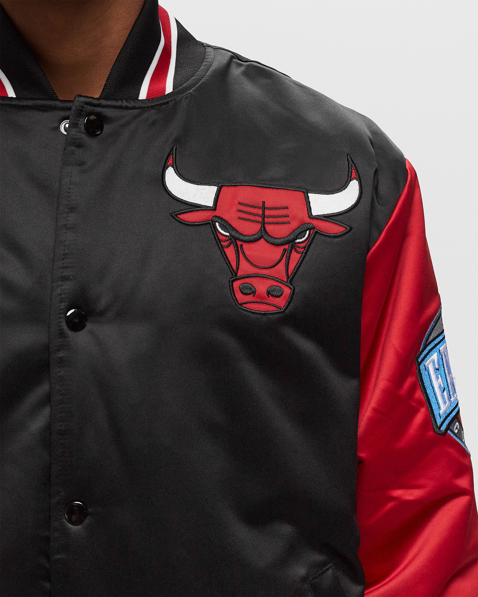 NBA PRIMETIME HEAVYWEIGHT SATIN JACKET VINTAGE LOGO CHICAGO BULLS