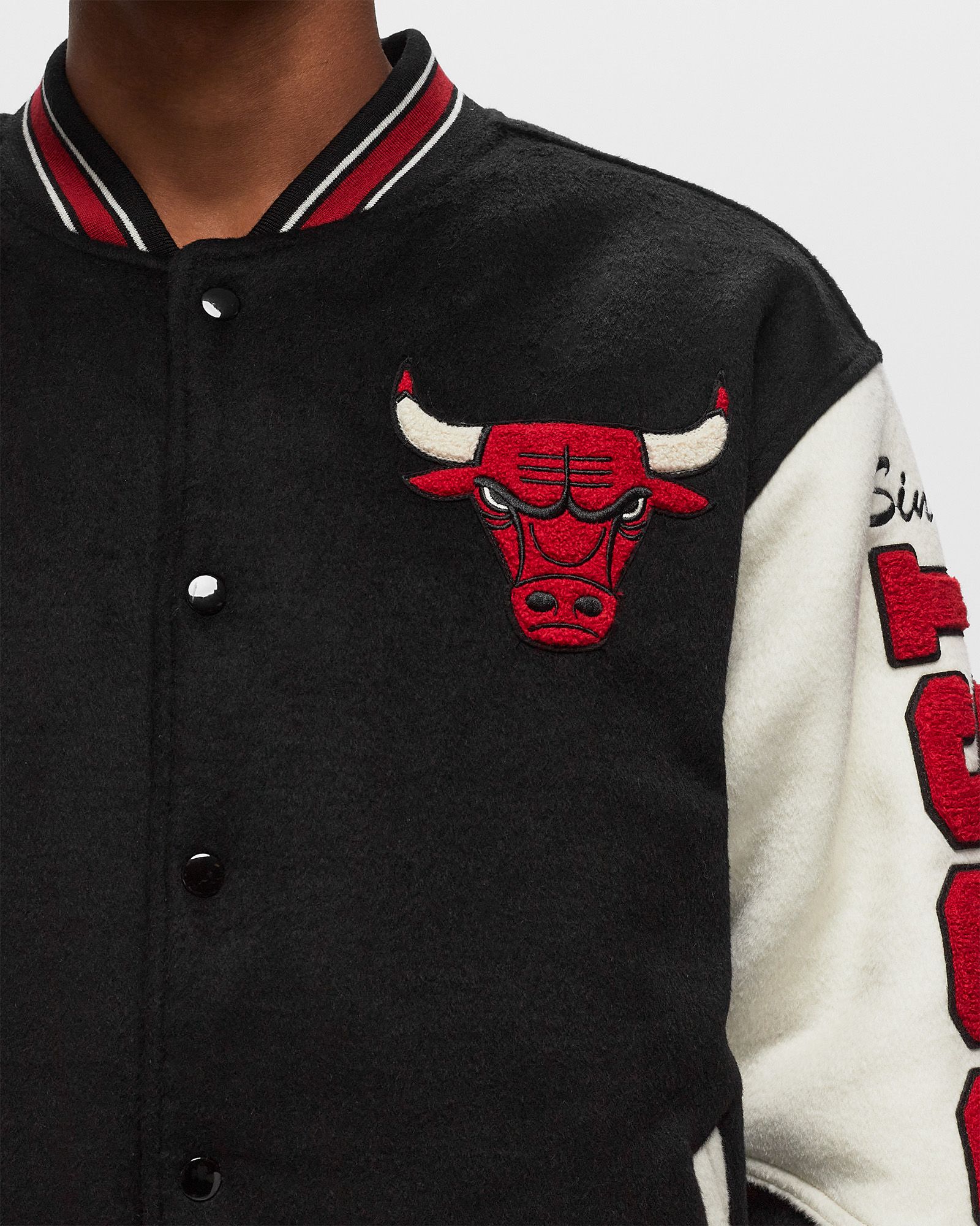 NBA TEAM HISTORY VARSITY JACKET VINTAGE LOGO CHICAGO BULLS
