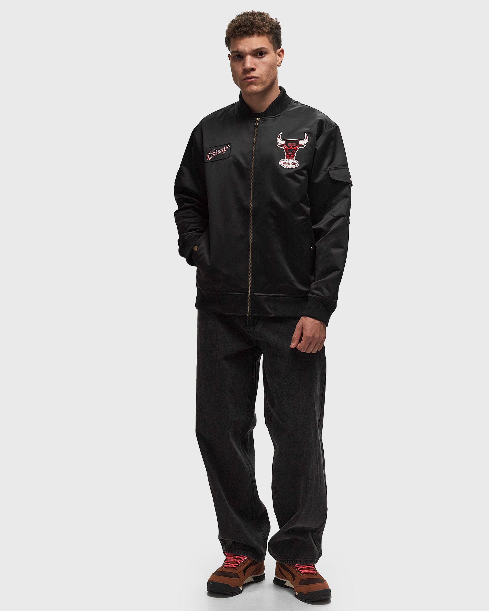 NBA TEAM LEADER SATIN BOMBER VINTAGE LOGO CHICAGO BULLS