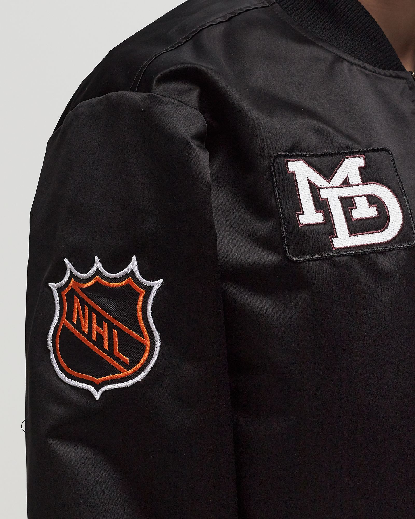 NHL TEAM LEADER SATIN BOMBER VINTAGE LOGO ANAHEIM DUCKS