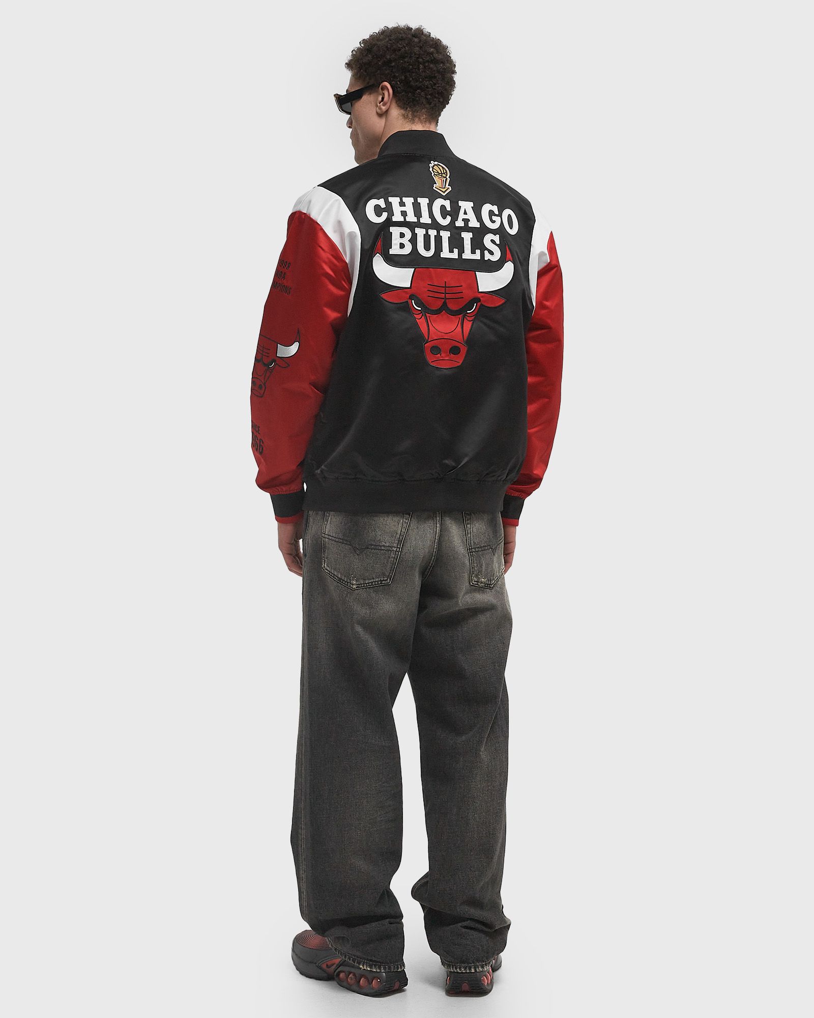 NBA TEAM ORIGINS SATIN JACKET VINTAGE LOGO CHICAGO BULLS