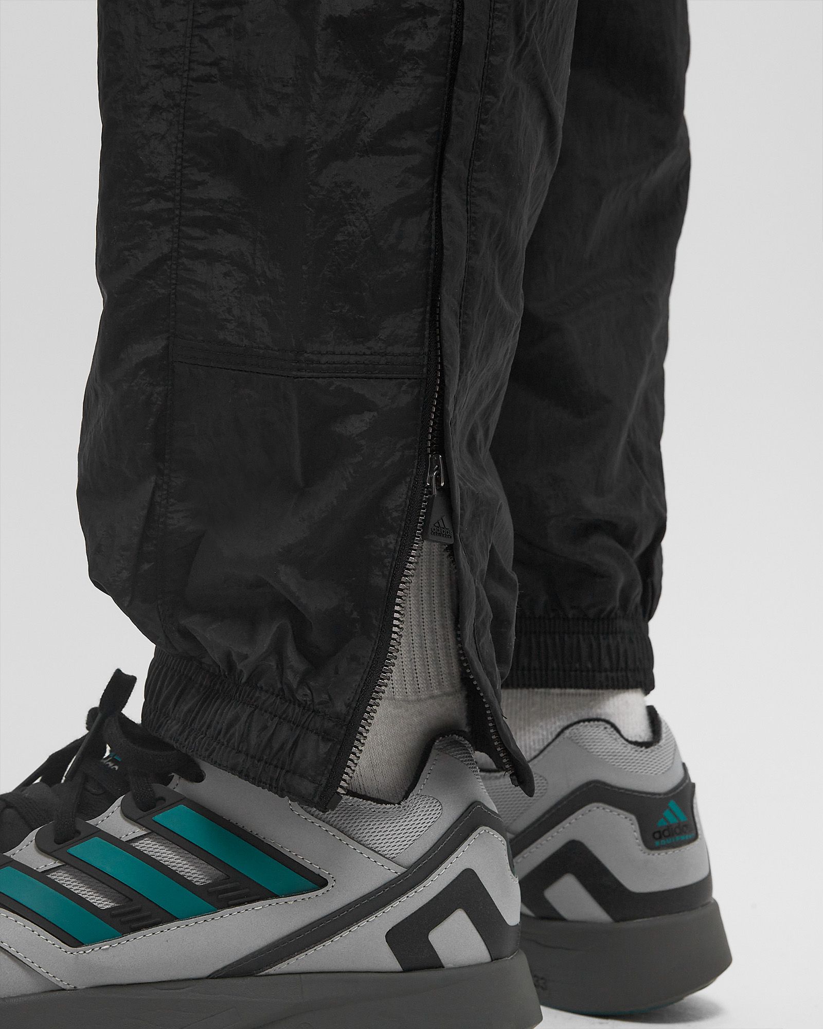 EQT TRACK PANT IRDSCNT