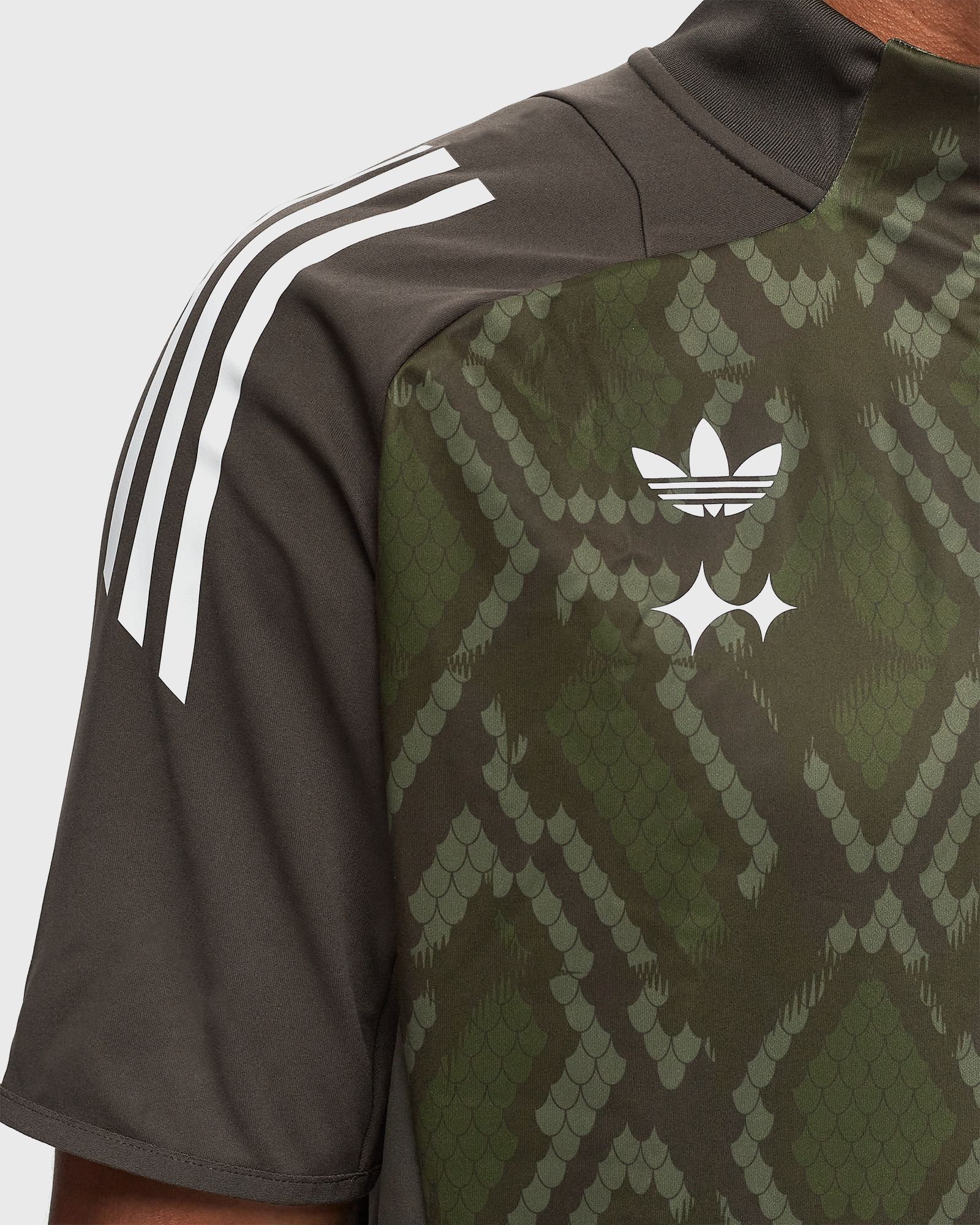 BSTN x FC BAYERN BASKETBALL Garden Shooter R