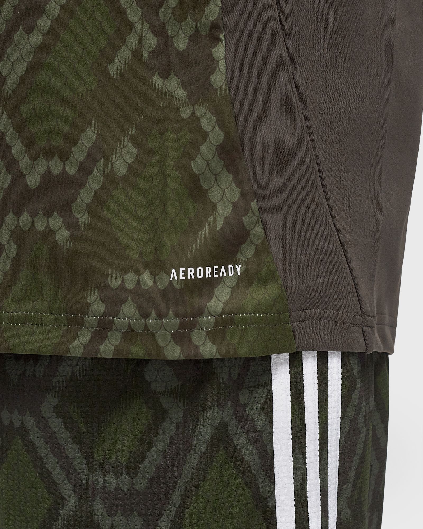 BSTN x FC BAYERN BASKETBALL Garden Shooter R