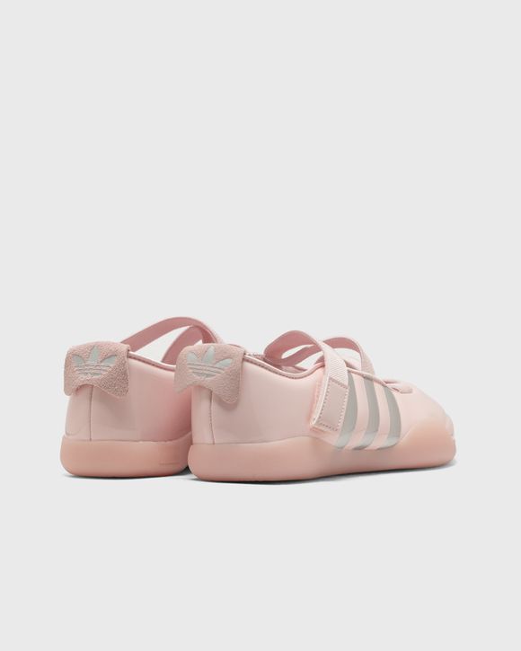 WMNS TAEKWONDO BY CAROLINE HU X EDISON CHEN