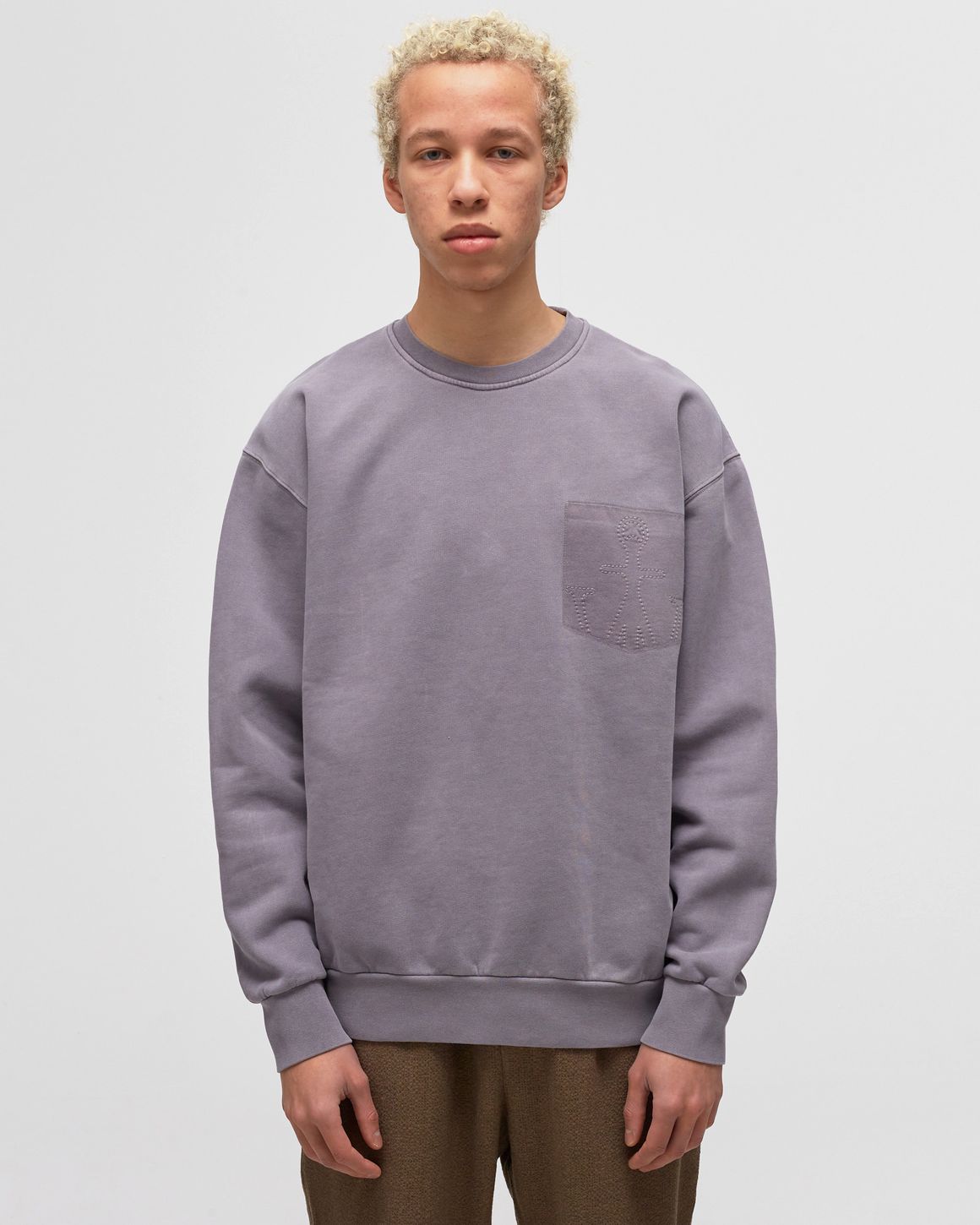 ★J W ANDERSON★ Logo Pocket Sweatshirt Gray JW0074PG1192929 JW Anderson FADED LOGO POCKET SWEATSHIRT Purple | BSTN Store