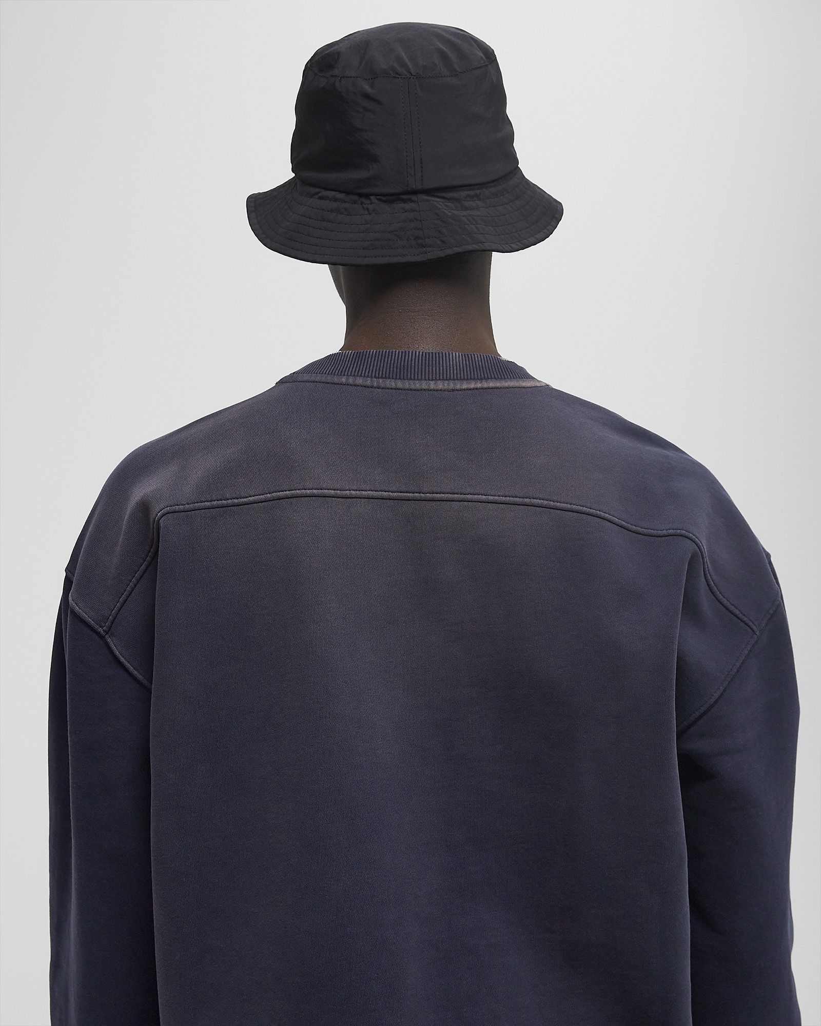 OVERSIZED SWEATSHIRT