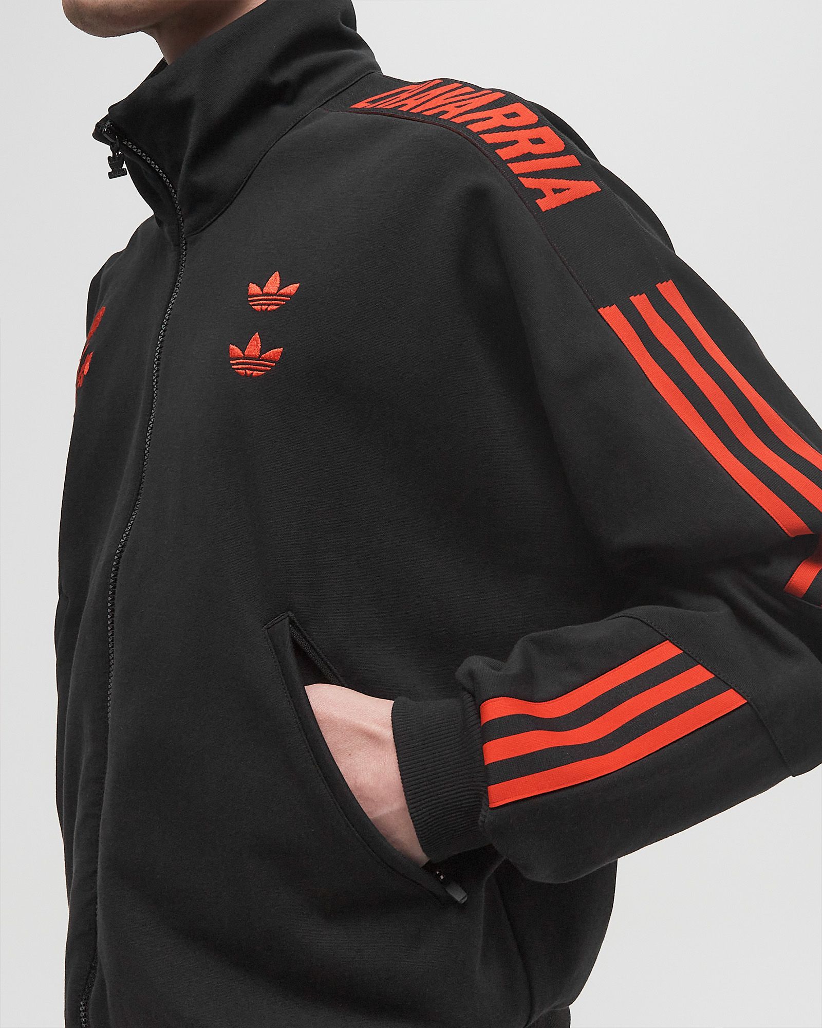 WILLY CHAVARRIA×ADIDAS ORI KNIT TRACKTOP 1464412.jpg