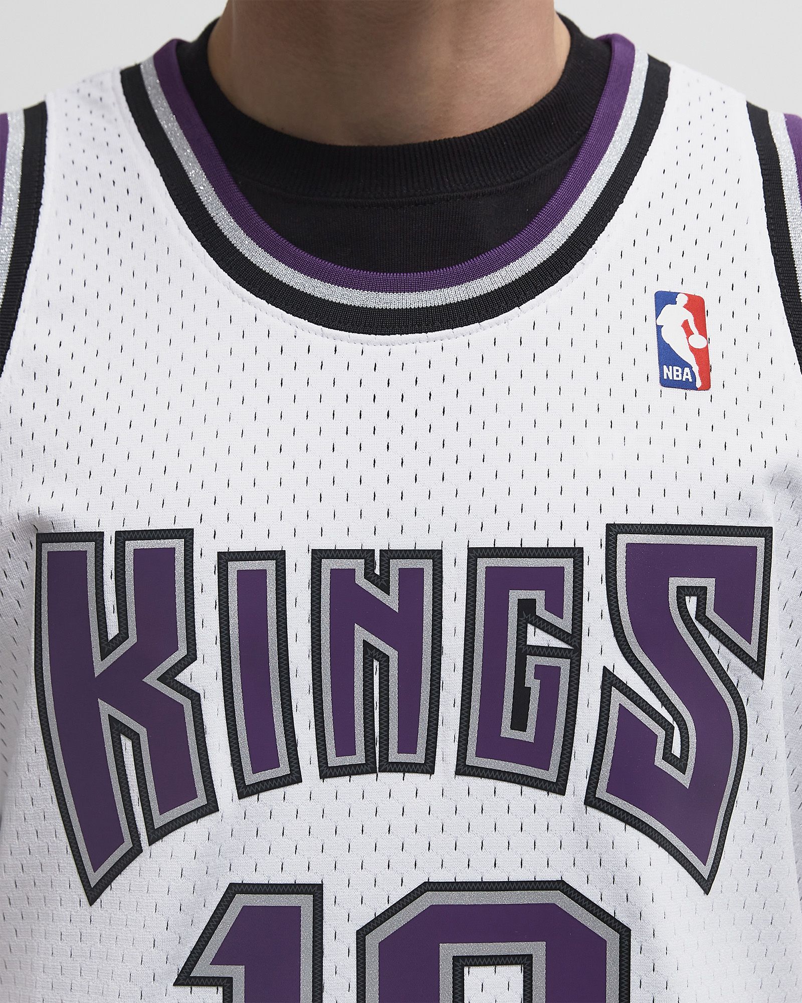 NBA WHITE JERSEY SACRAMENTO KINGS 2001 MIKE BIBBY #10