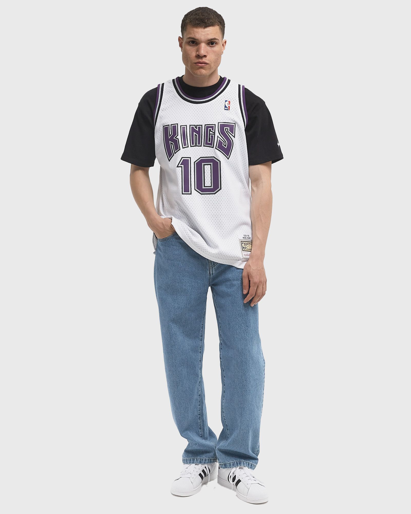 NBA WHITE JERSEY SACRAMENTO KINGS 2001 MIKE BIBBY #10