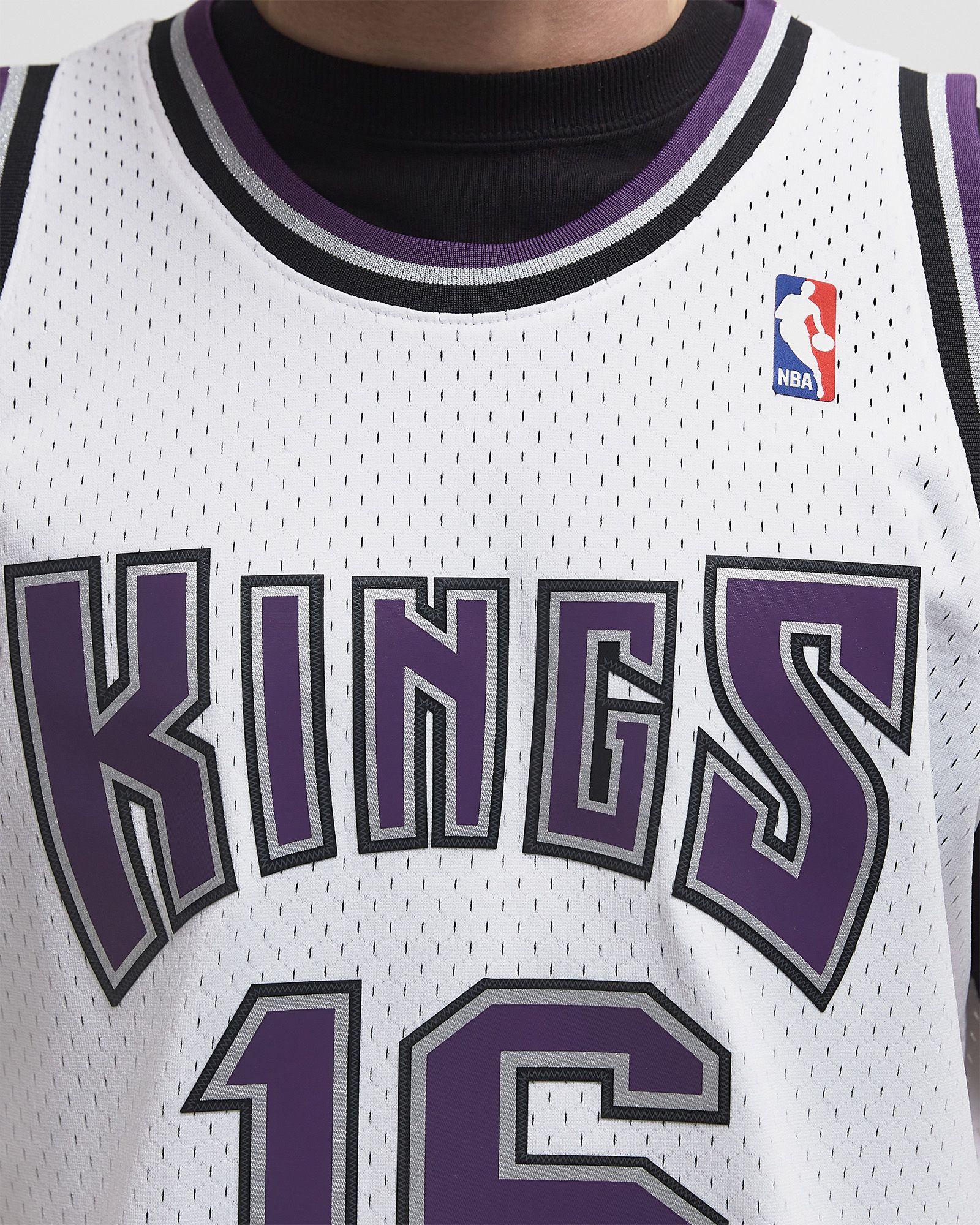 NBA WHITE JERSEY SACRAMENTO KINGS 2001 PEJA STOJAKOVIC #16