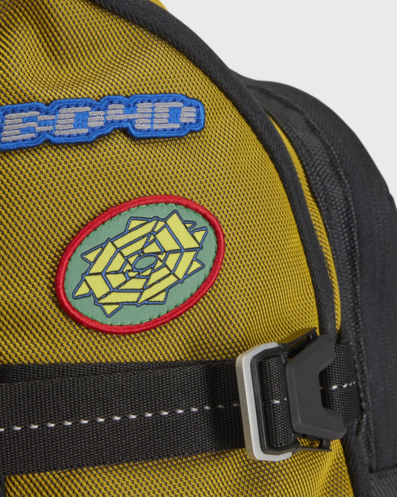 x BRAIN DEAD SLING BAG