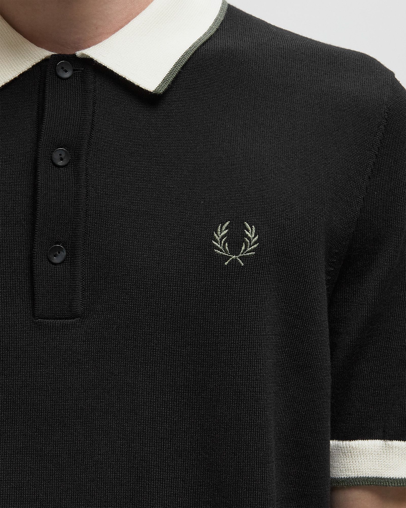 CONTRAST TIPPED KNITTED SHIRT