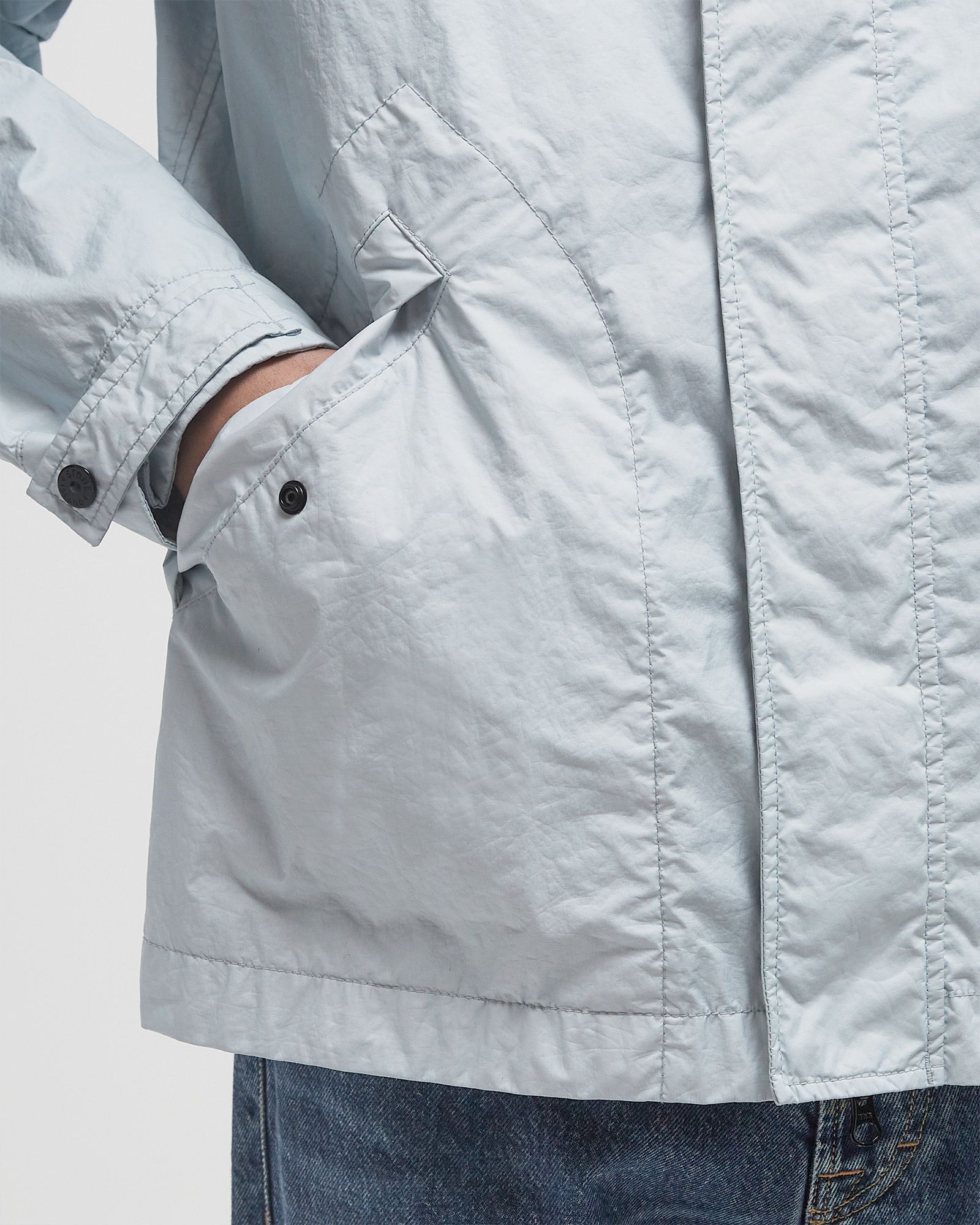 BREATHABLE WATER-RESISTANT HOODED JACKET