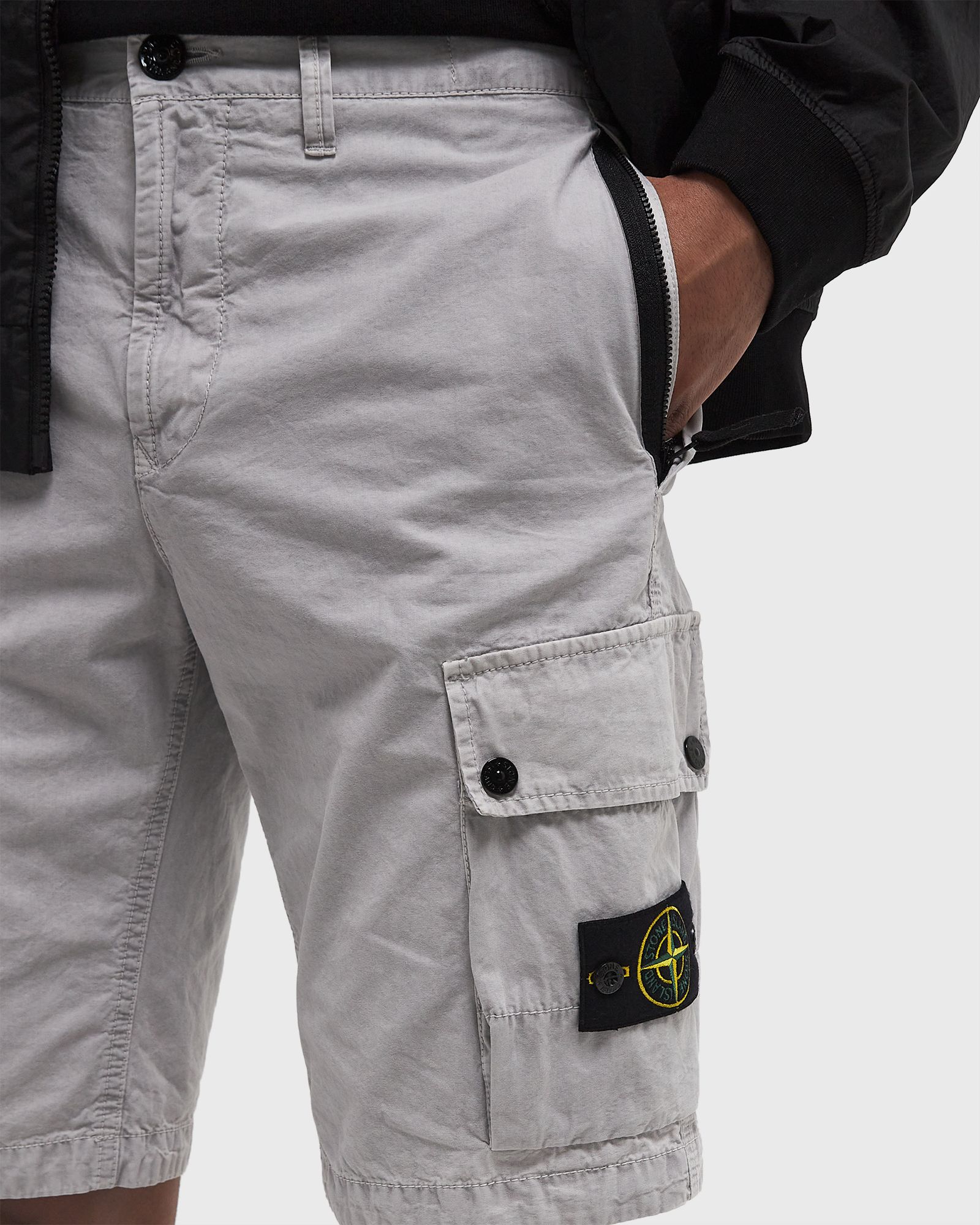 パンツ STONE  20SS Cargo Shorts-Blk/28 Stone Island | Junior Cargo Shorts | Cargo Shorts | Cruise