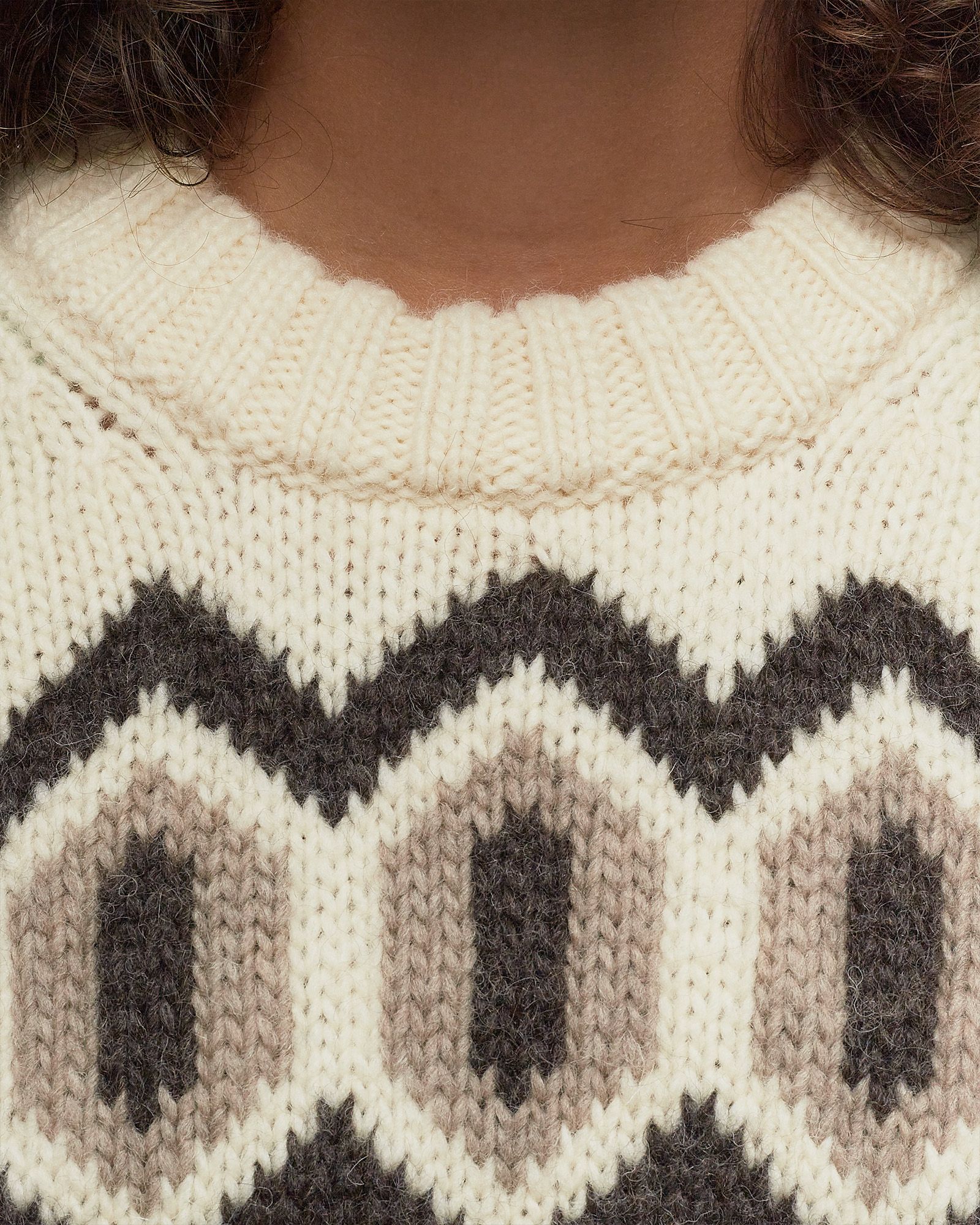 Chunky Graphic Wool Cropped O-neck