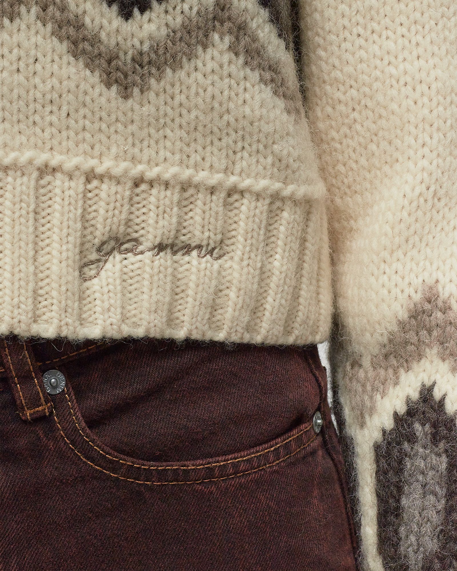 Chunky Graphic Wool Cropped O-neck